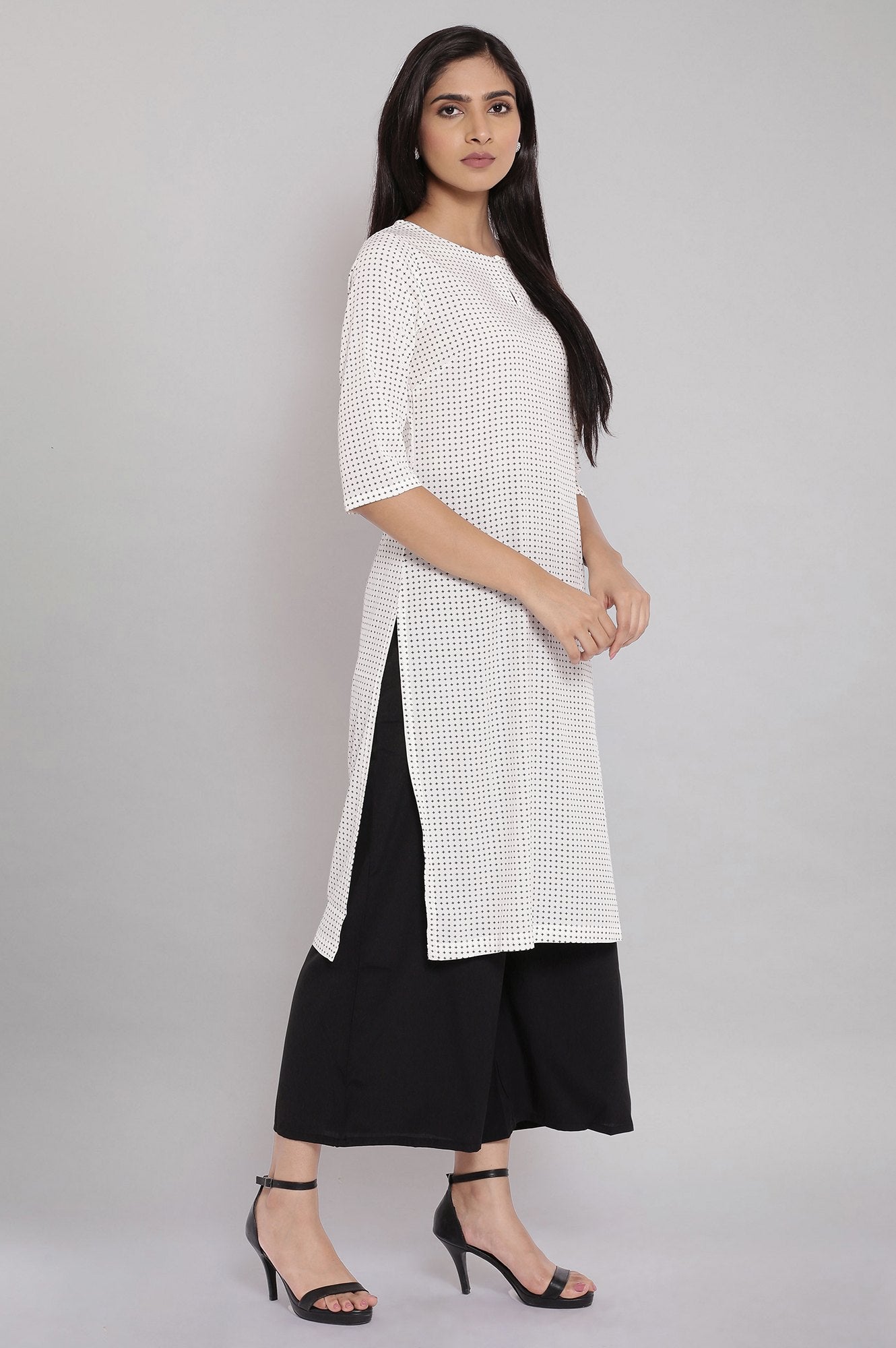 Ecru Printed kurta With Black Parallel Pants