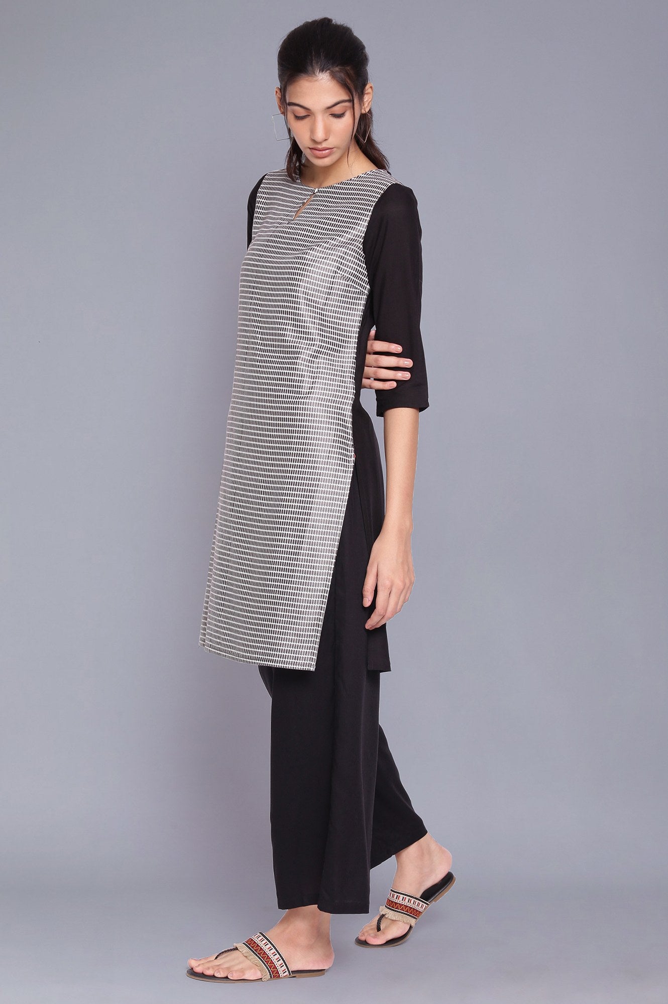 Black And Ecru Printed kurta With Parallel Pants