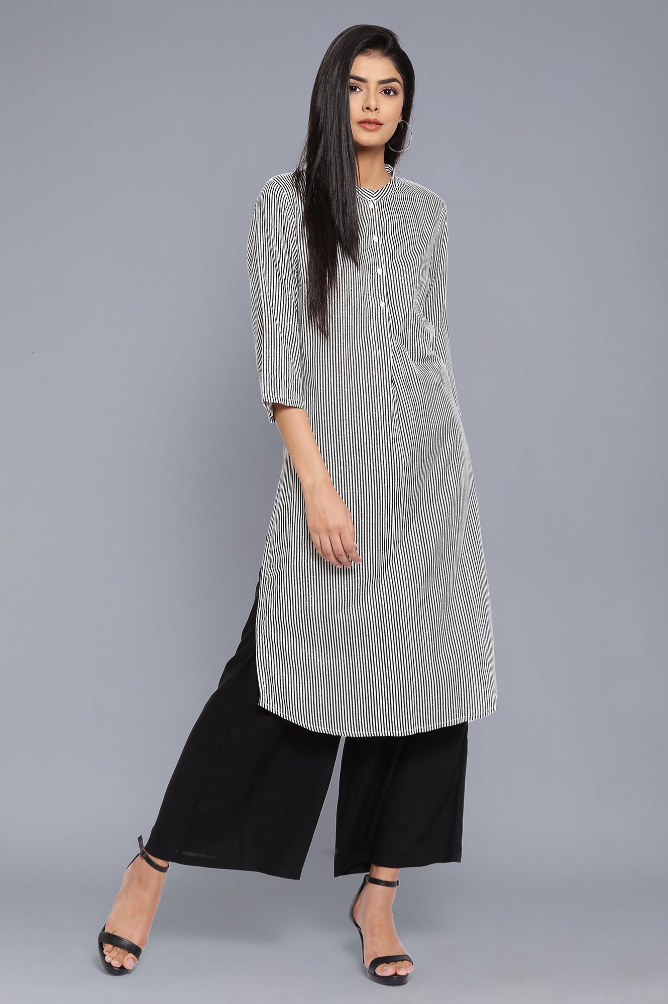 Ecru And Black Stripes Printed kurta With Parallel Pants