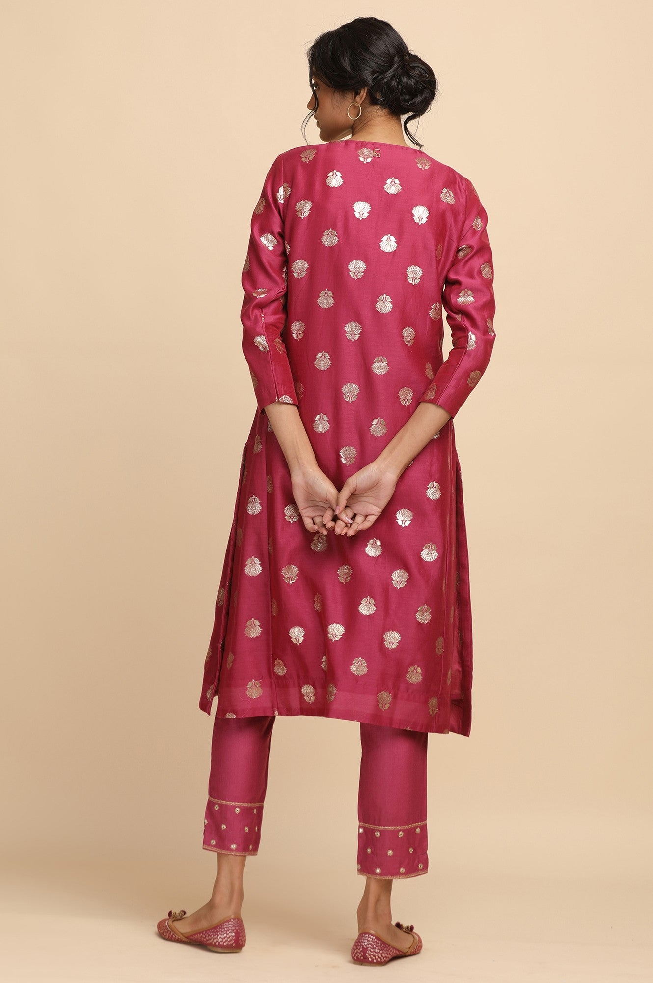 Bright Pink Jacquard kurta in Cotton Silk