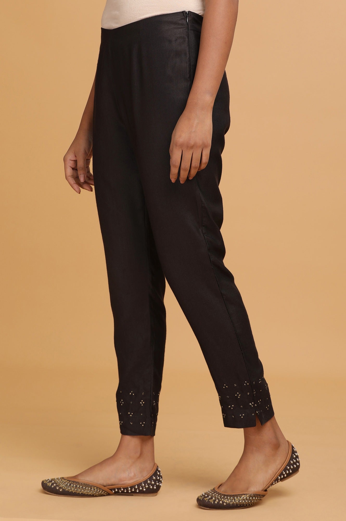 Black Solid Slim Pants