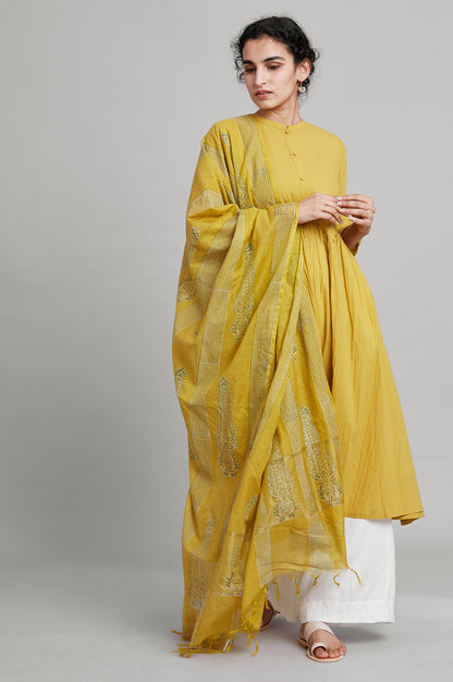 Yellow Pleated Solid kurta