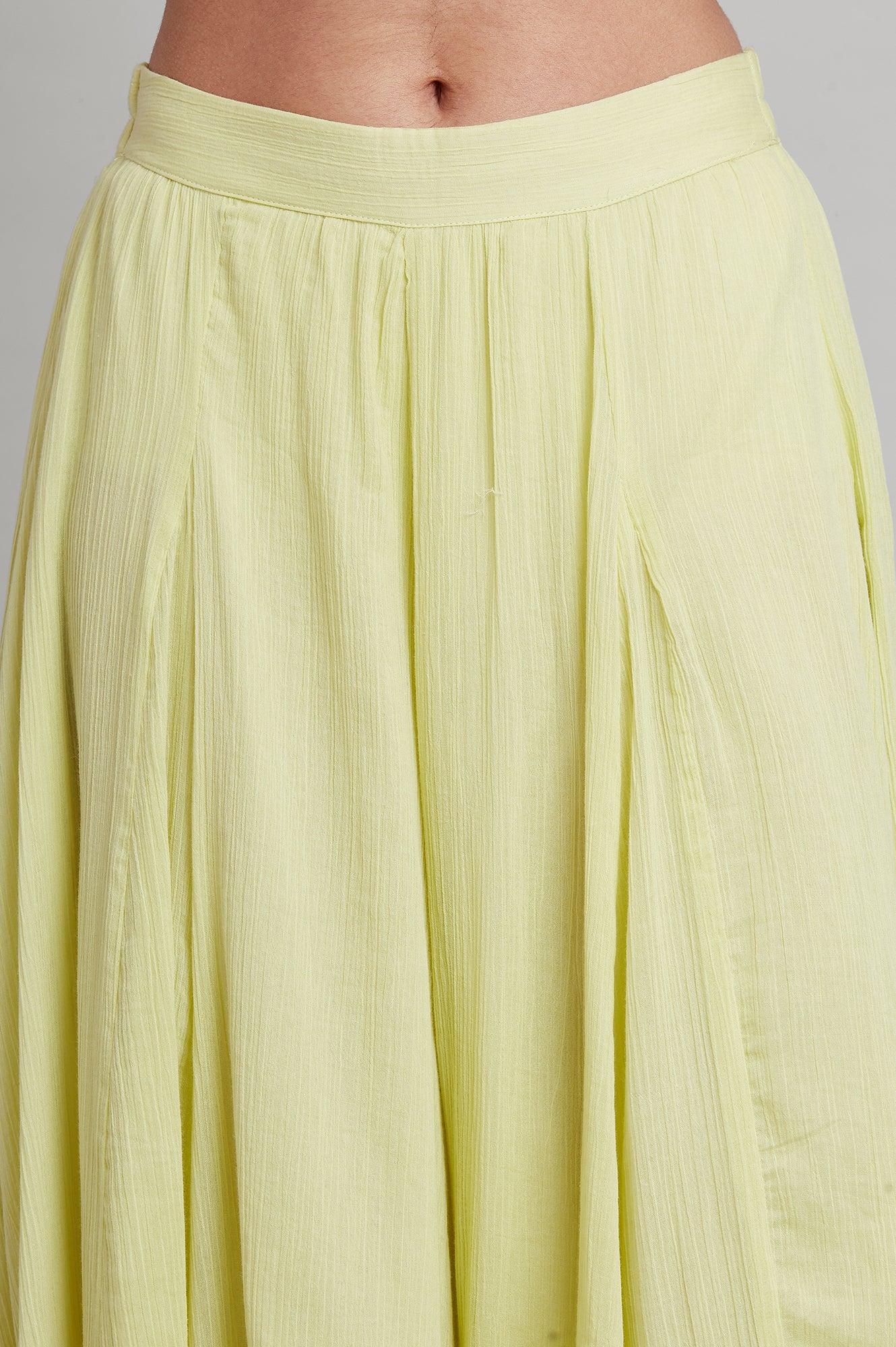 Light Yellow kurta-Divided Skirt-Embroidered Buti Drape Set