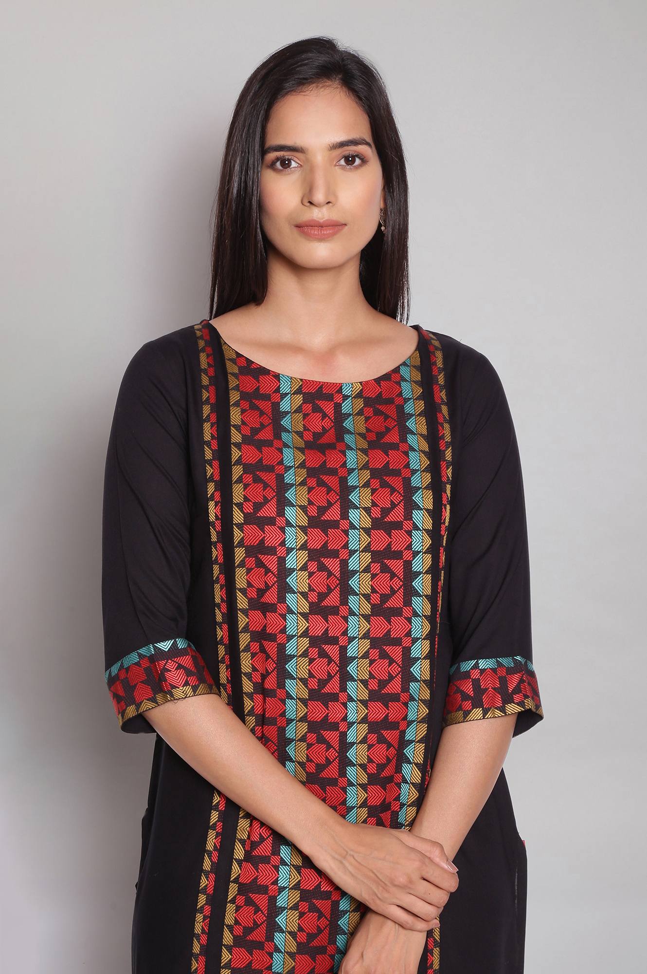 Black Yarn-Dyed Round Neck kurta