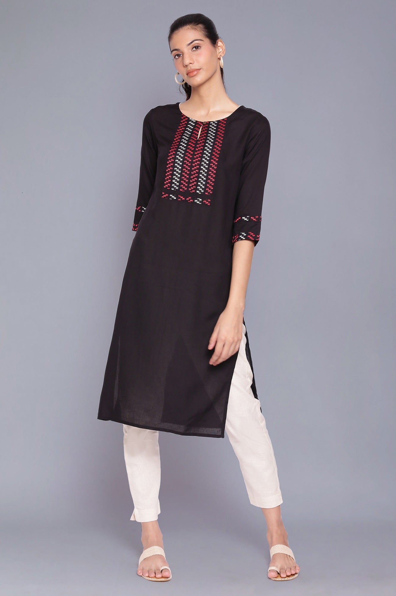 Black Yarn-Dyed Round Neck kurta