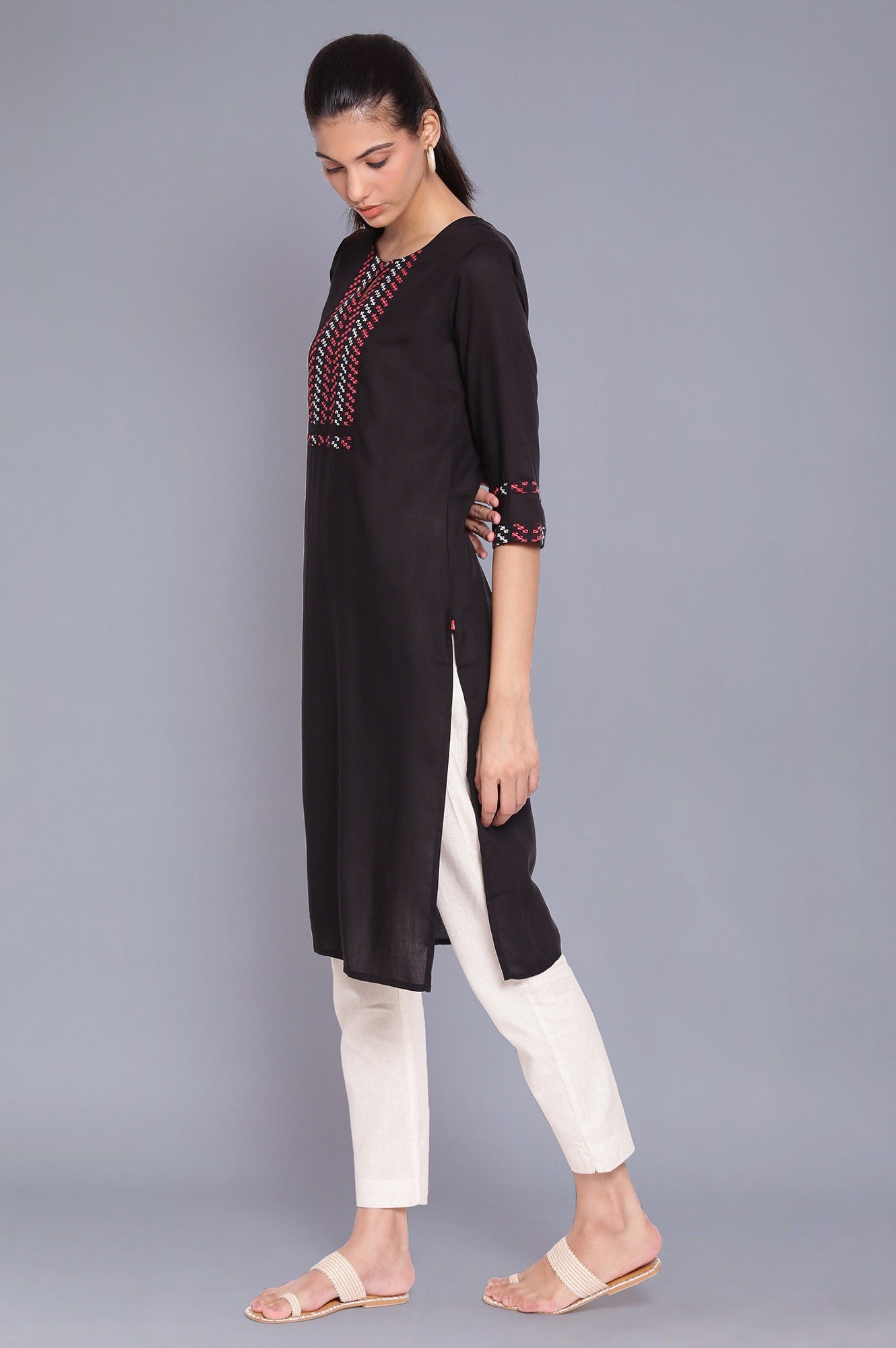 Black Yarn-Dyed Round Neck kurta