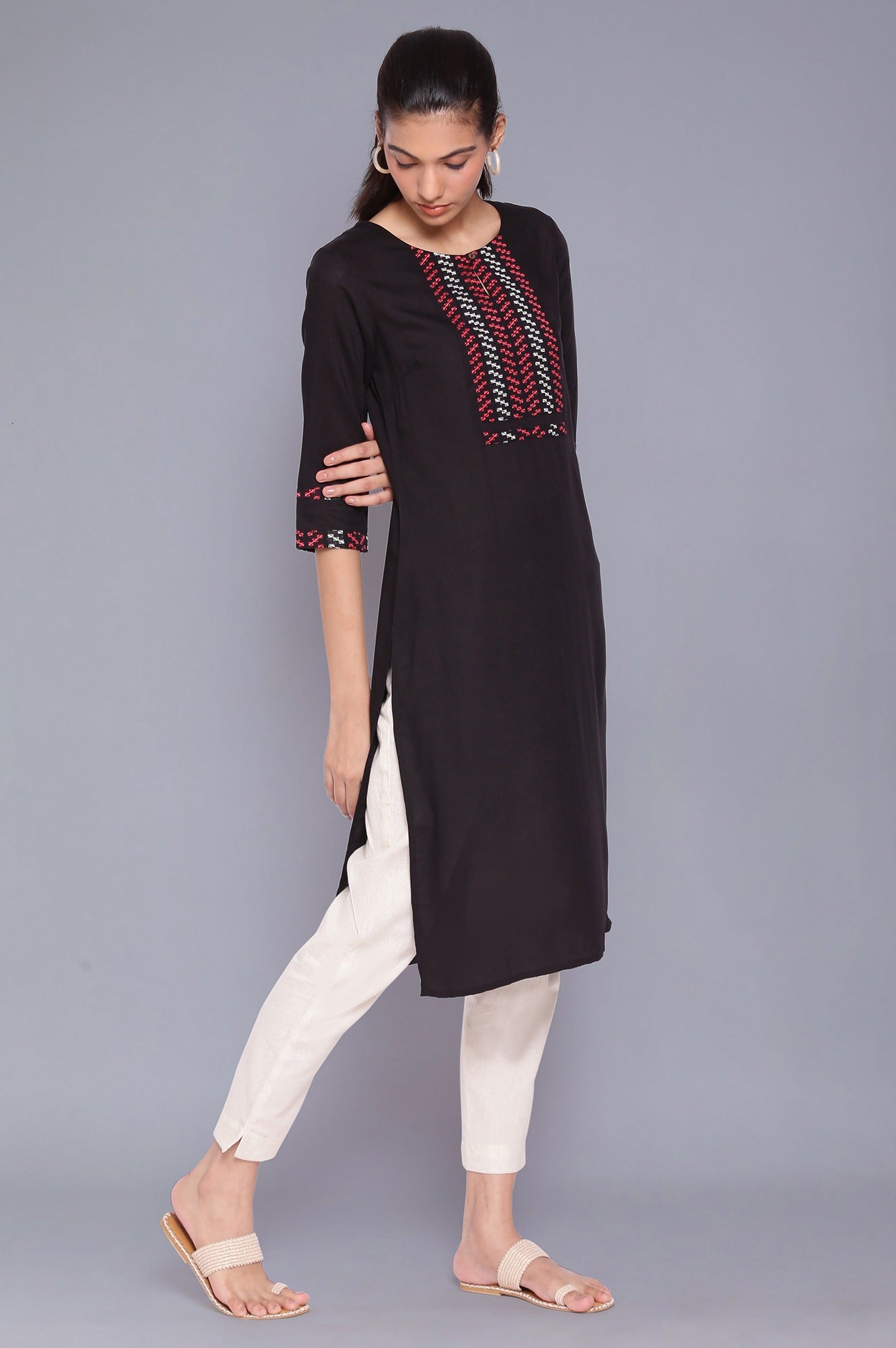 Black Yarn-Dyed Round Neck kurta