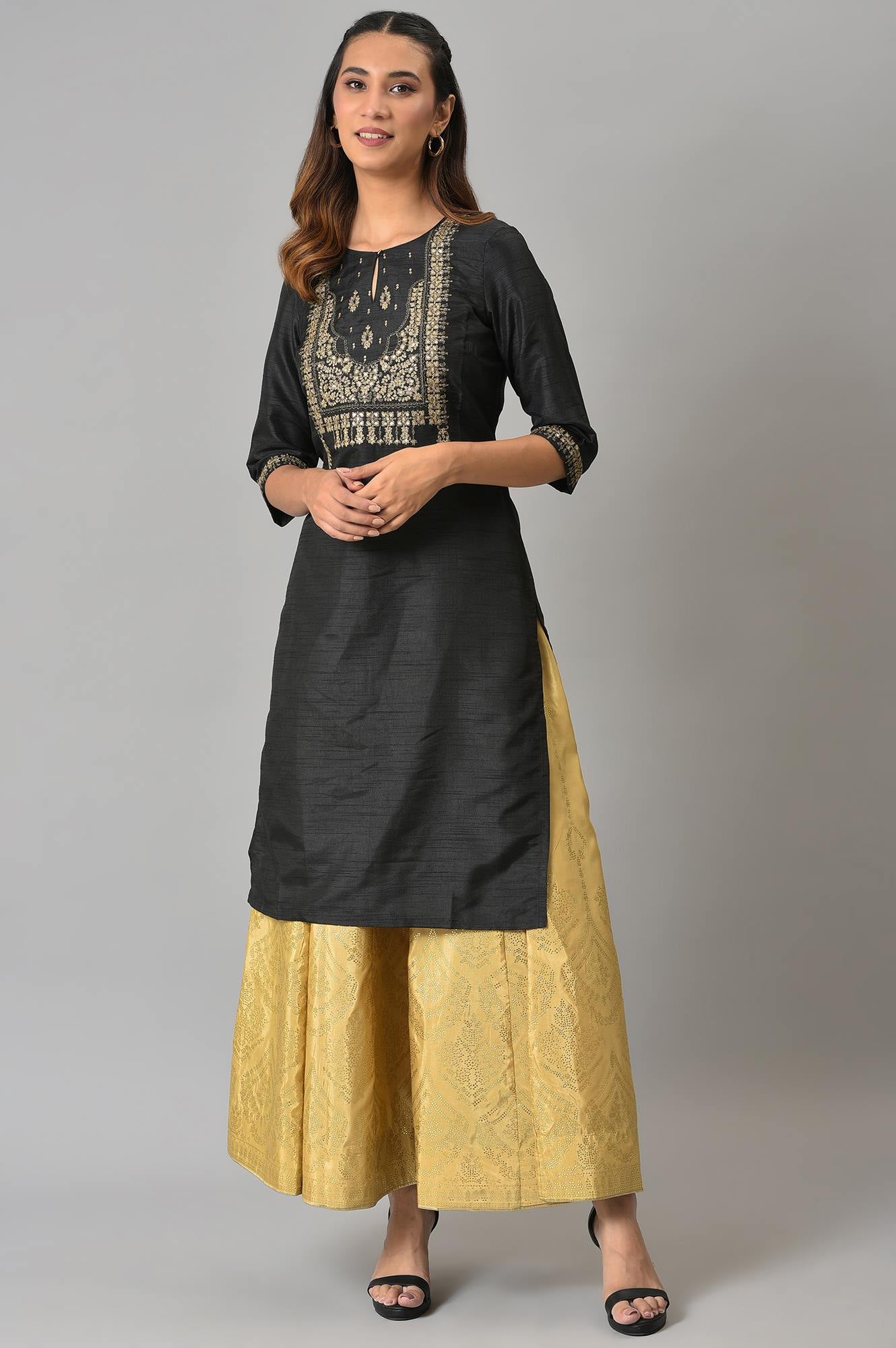 Black Solid Festive kurta with Metallic Embroidery