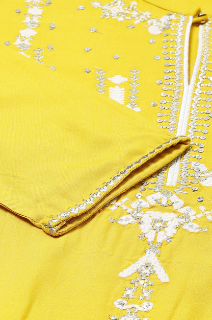 Yellow Embroidered Straight kurta