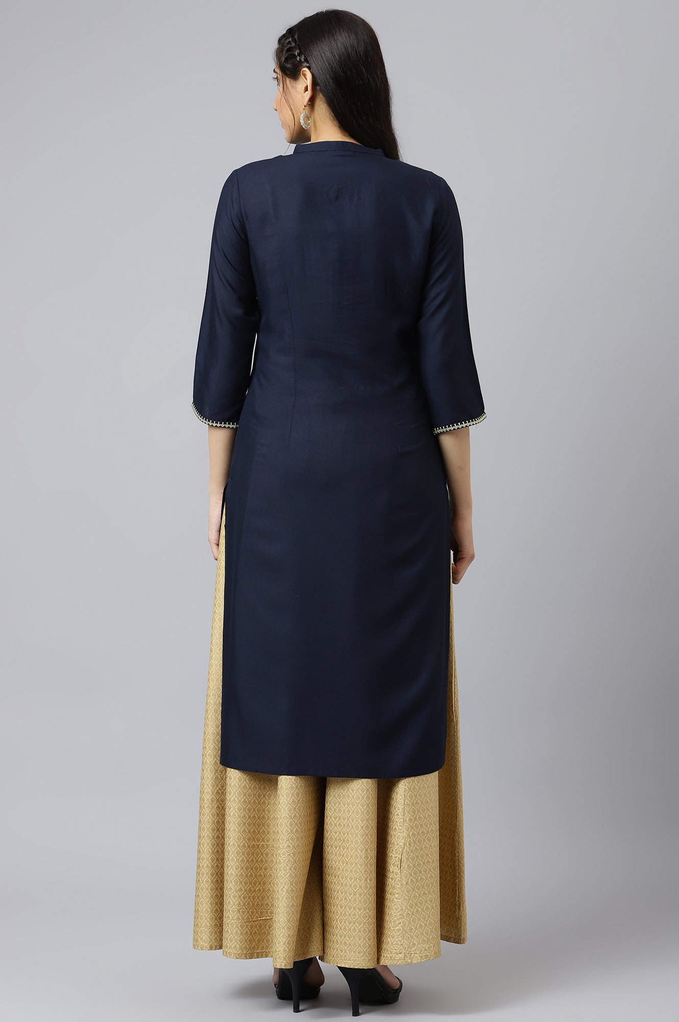 Blue Embroidered Straight kurta