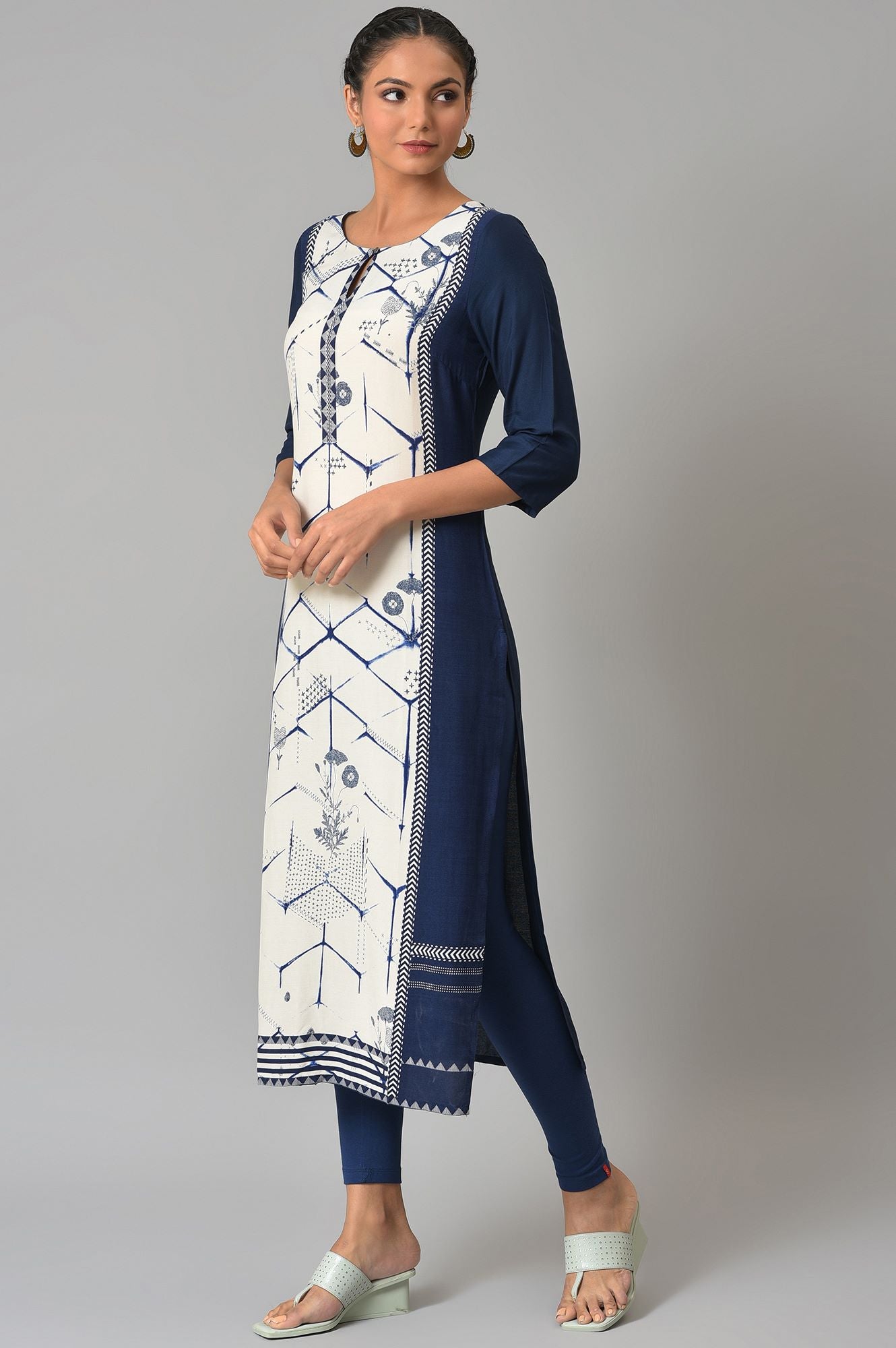 Blue And White Printed Straight kurta