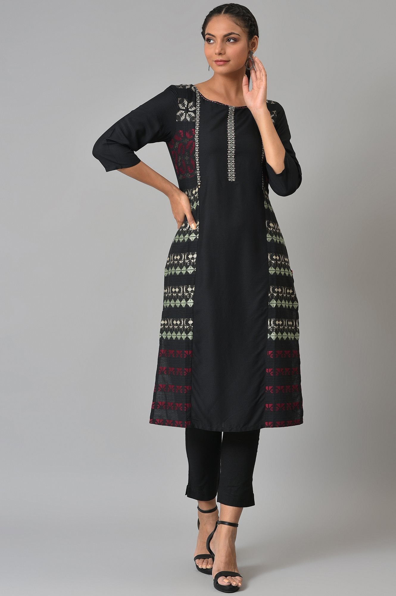 Black Cotton kurta With Embroidery