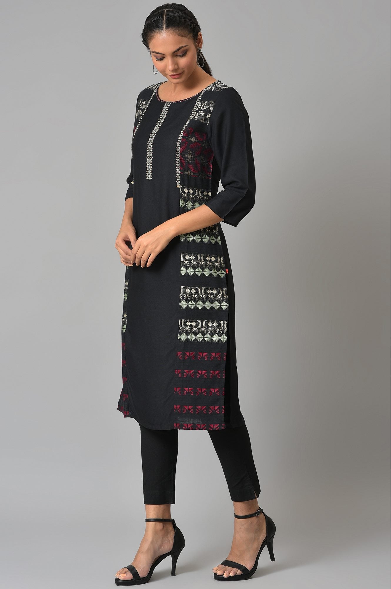 Black Cotton kurta With Embroidery