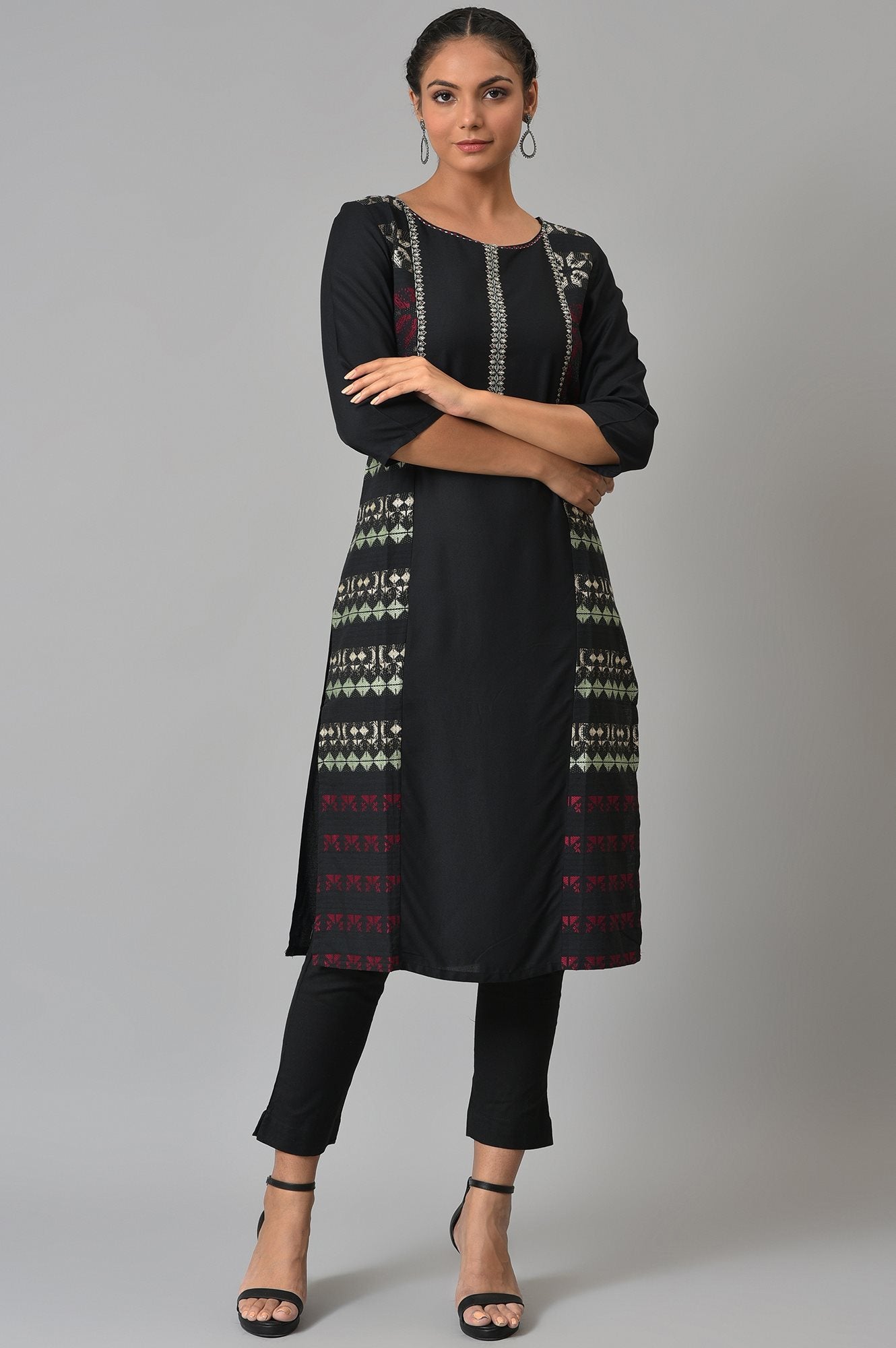 Black Cotton kurta With Embroidery