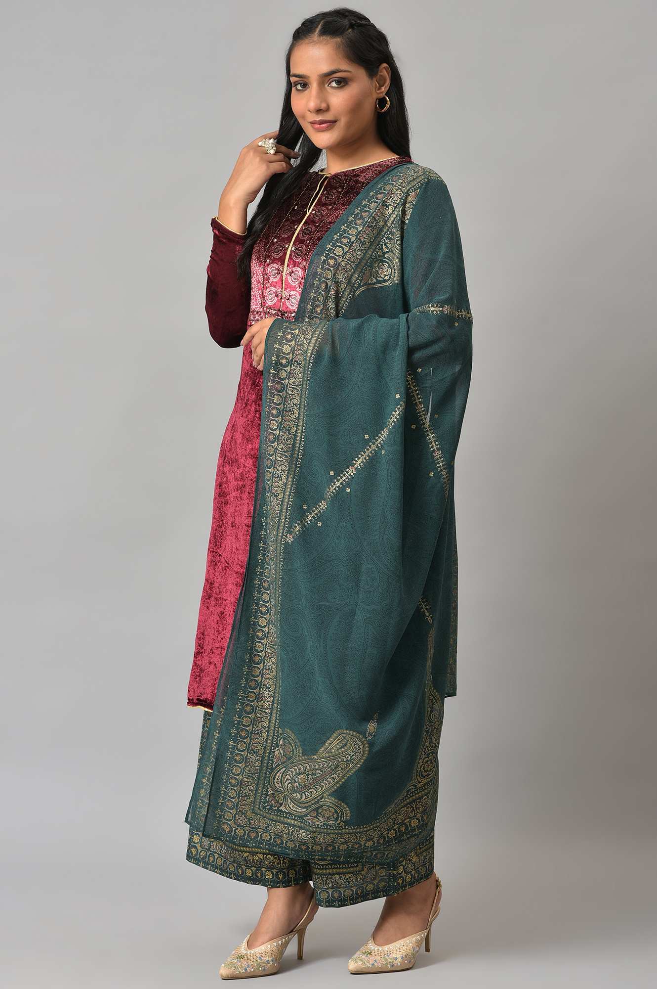 Maroon Velvet Sequined kurta With Green Parallel Pants And Dupatta