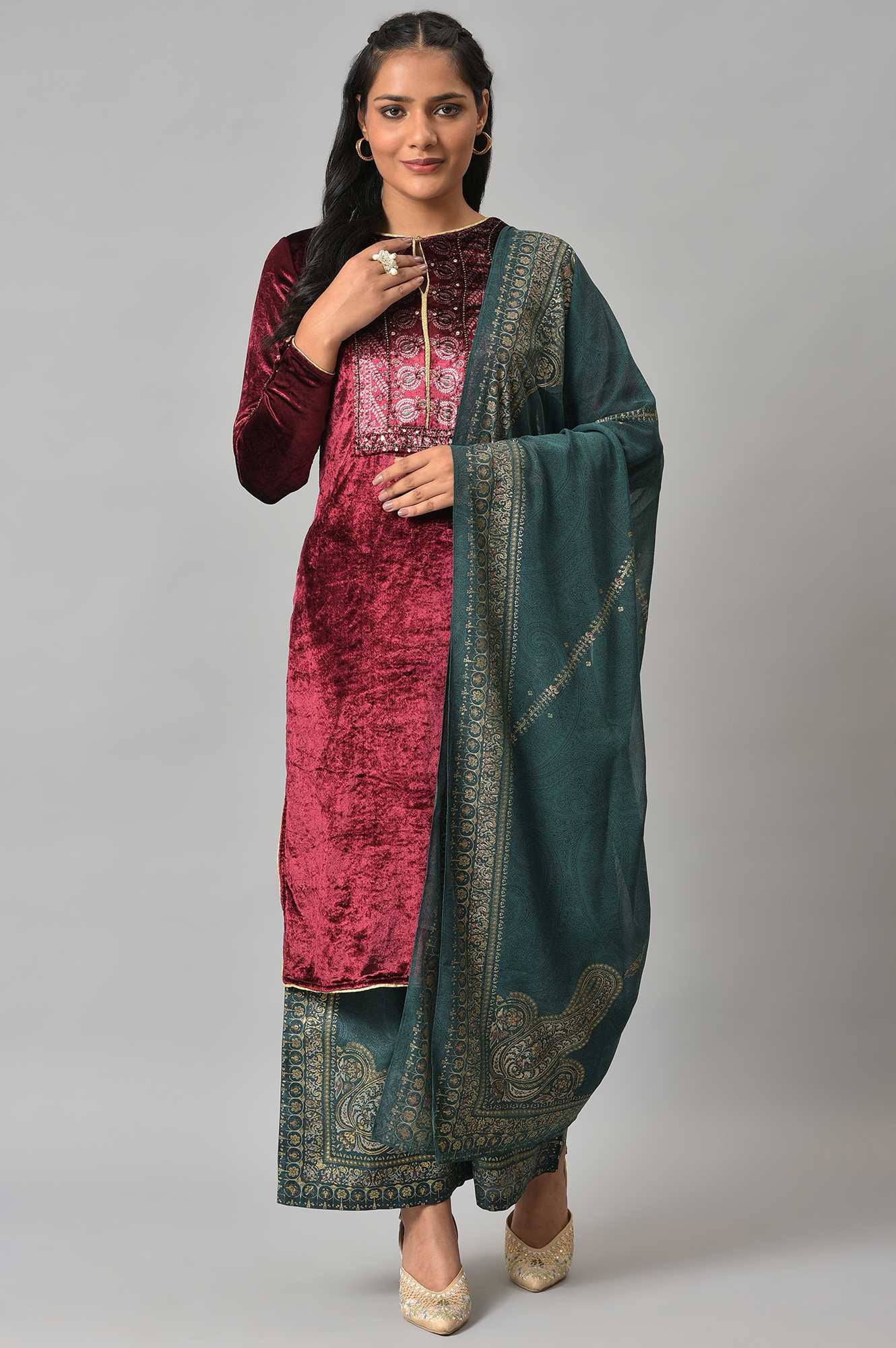 Maroon Velvet Sequined kurta With Green Parallel Pants And Dupatta