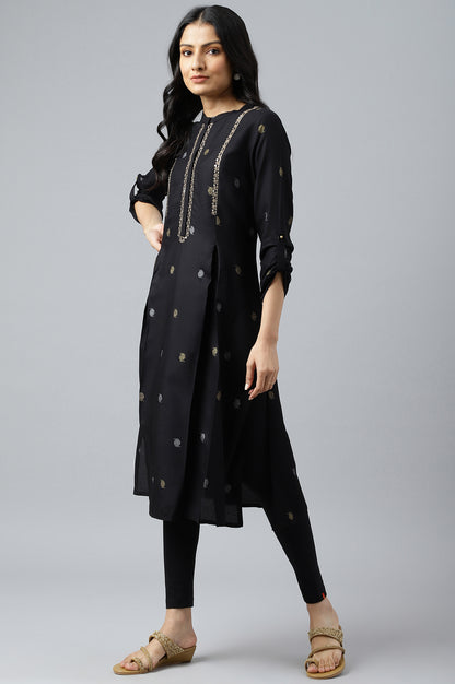 Black Mettalic Embroidered kurta With Pleats