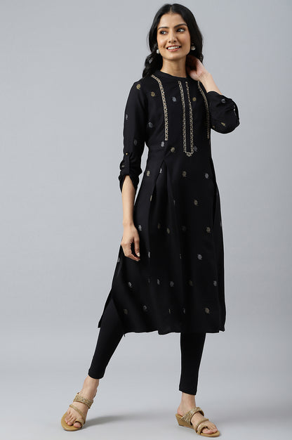 Black Mettalic Embroidered kurta With Pleats