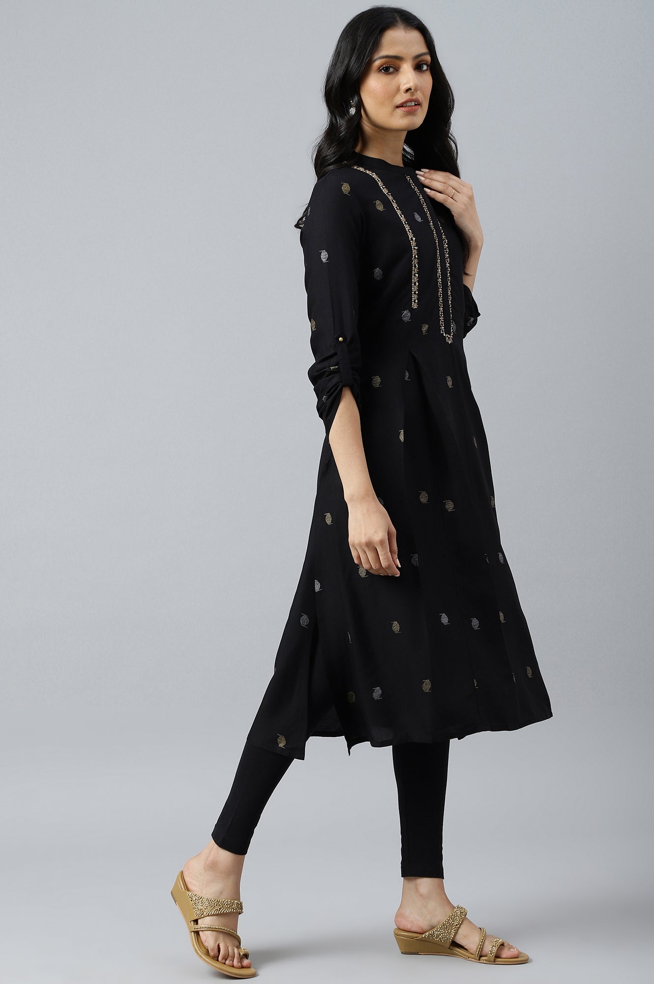 Black Mettalic Embroidered kurta With Pleats