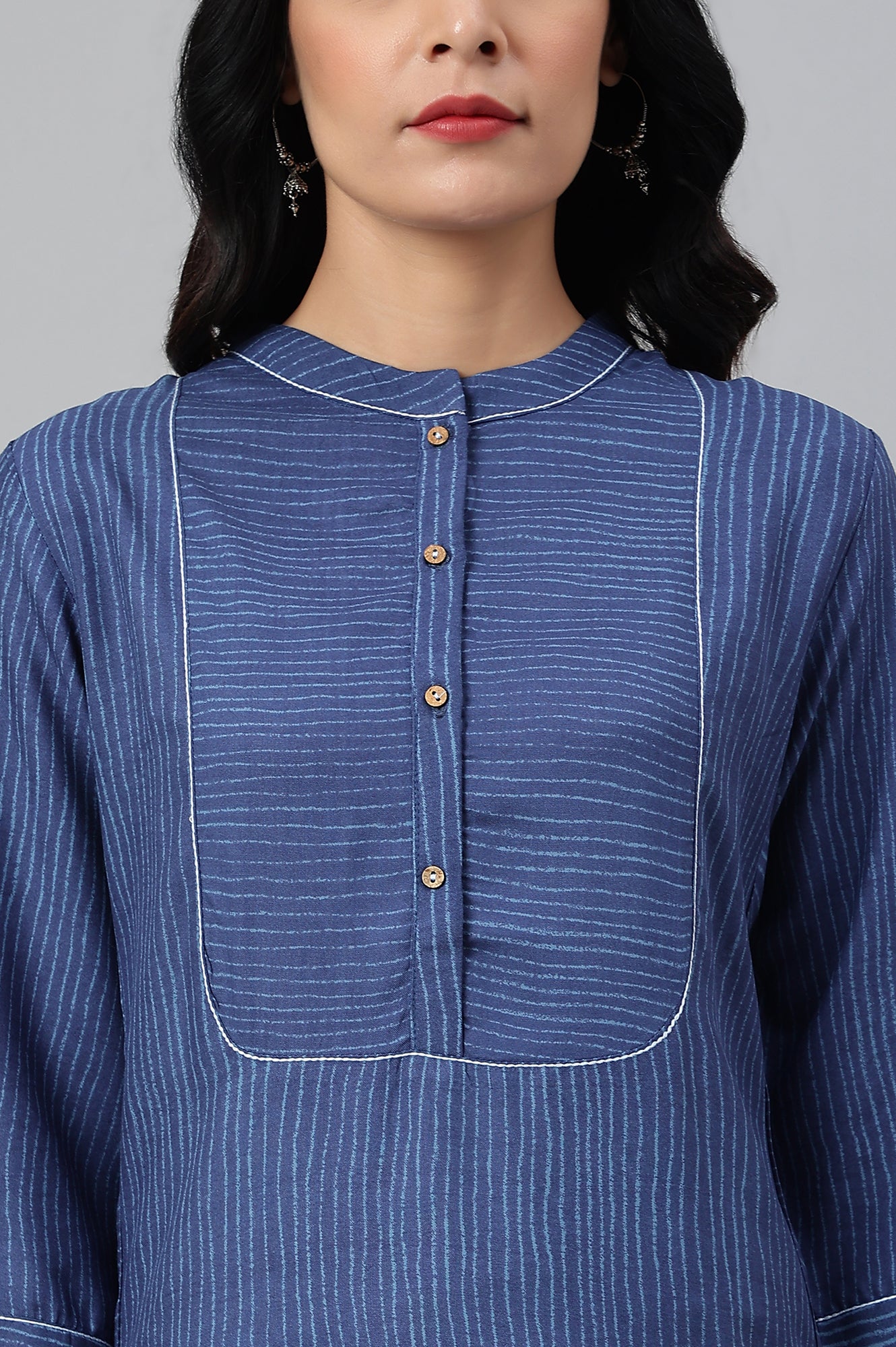 Blue Thread Embroidered Rayon kurta