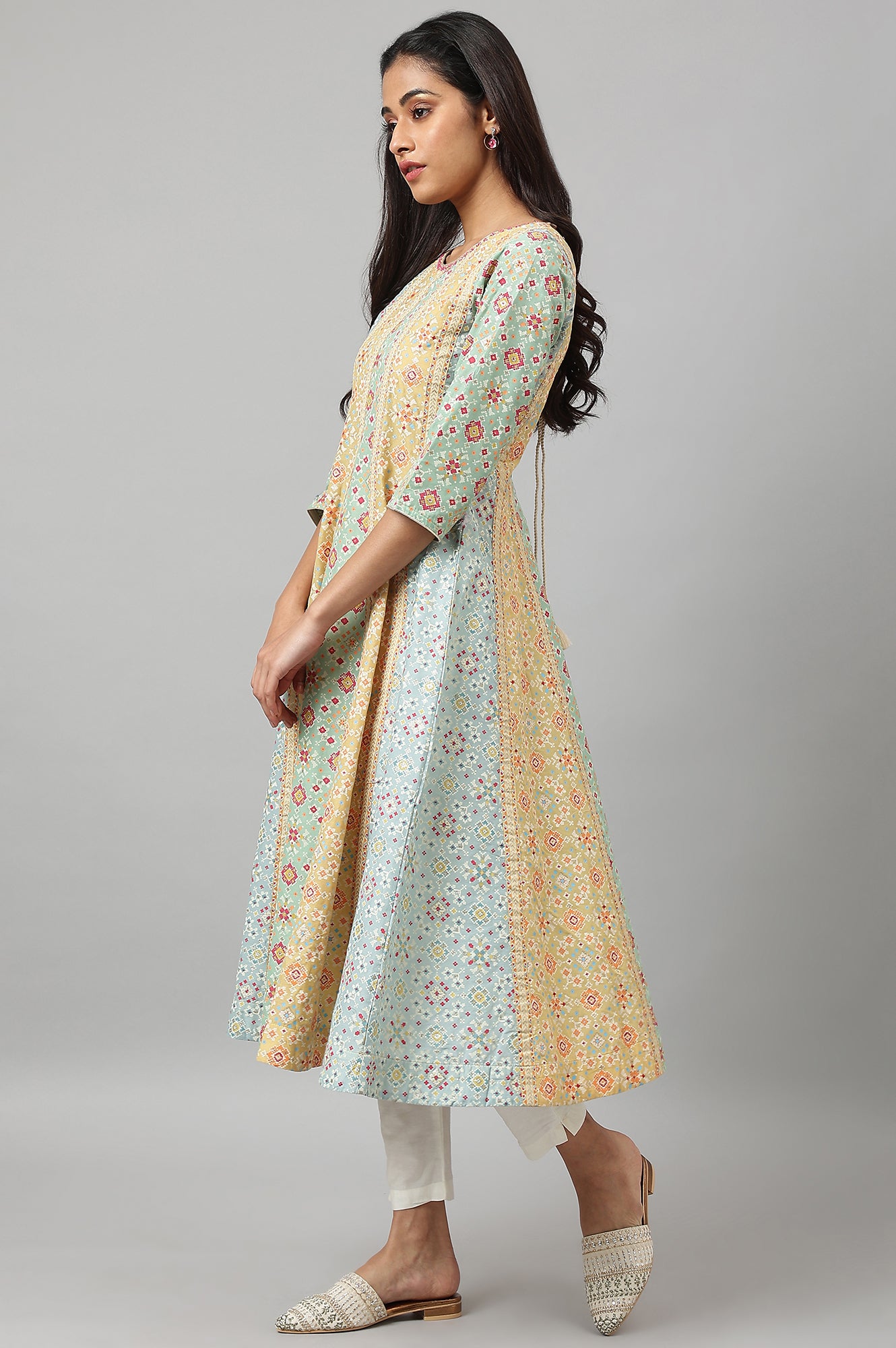 Light Green And Yellow Panelled kurta With Bead Work