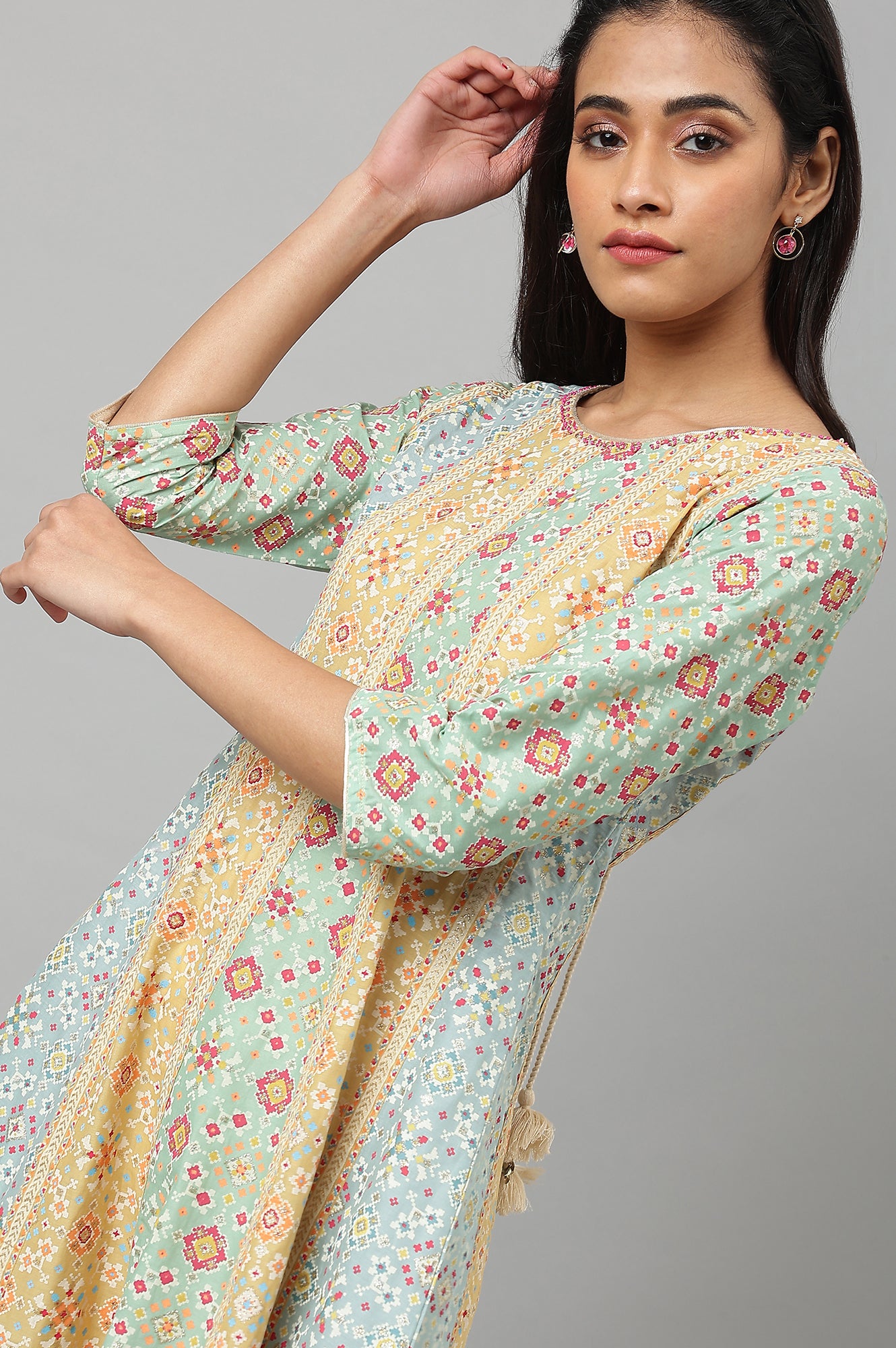 Light Green And Yellow Panelled kurta With Bead Work