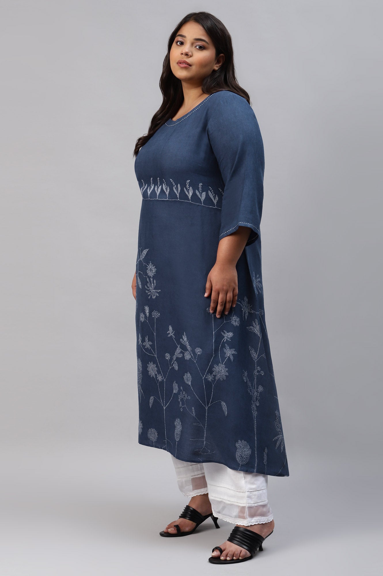 Plus Size Indo Floral kurta With Kantha Details