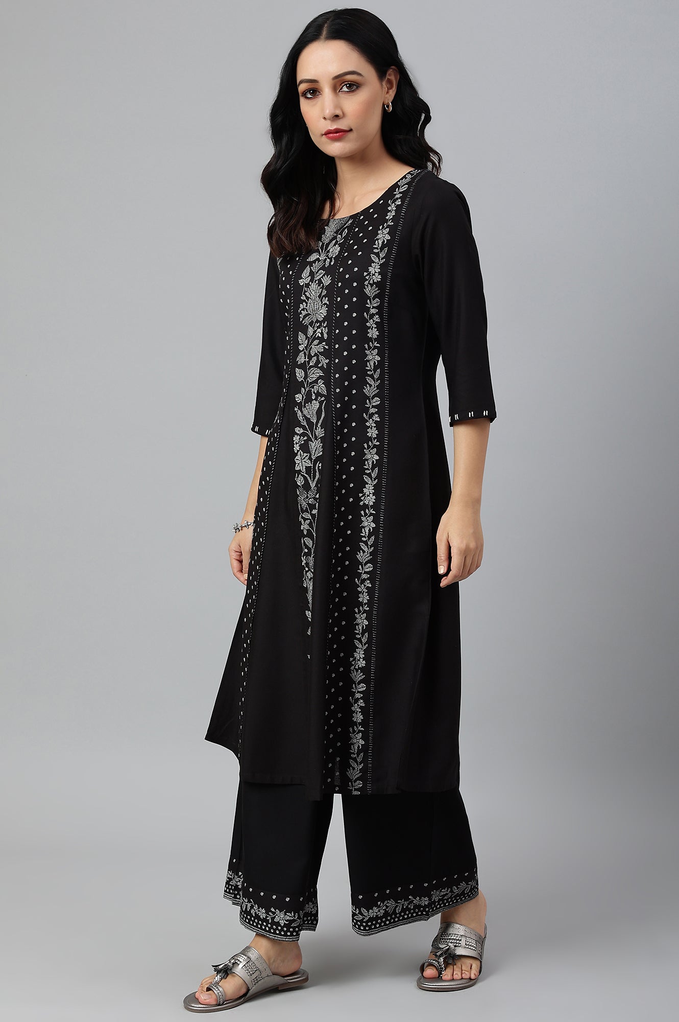 Black Floral Print Round Neck kurta With Godets