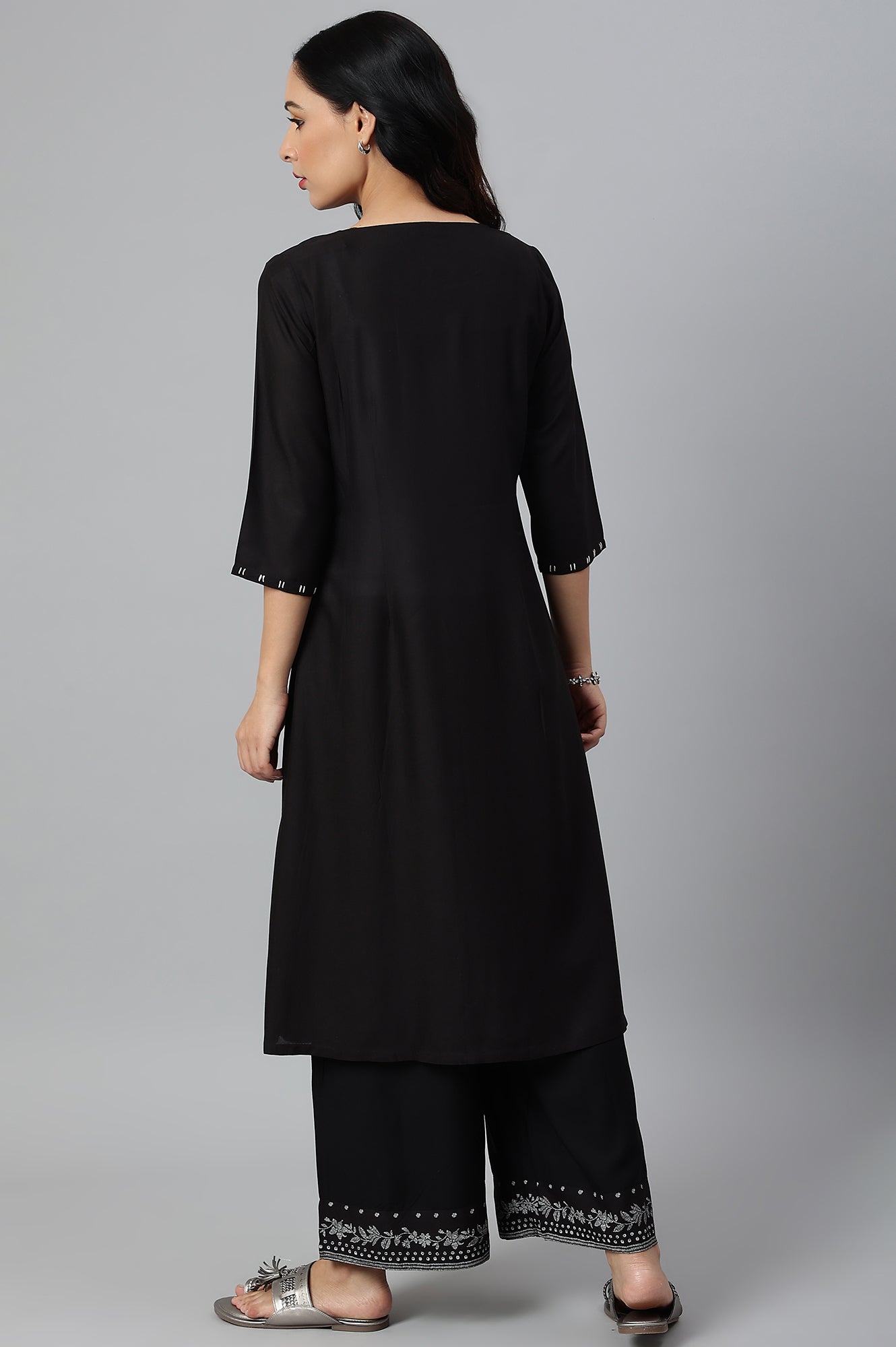 Black Floral Print Round Neck kurta With Godets