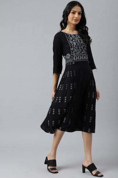 Black Floral Side Pleated kurta In Round Neck