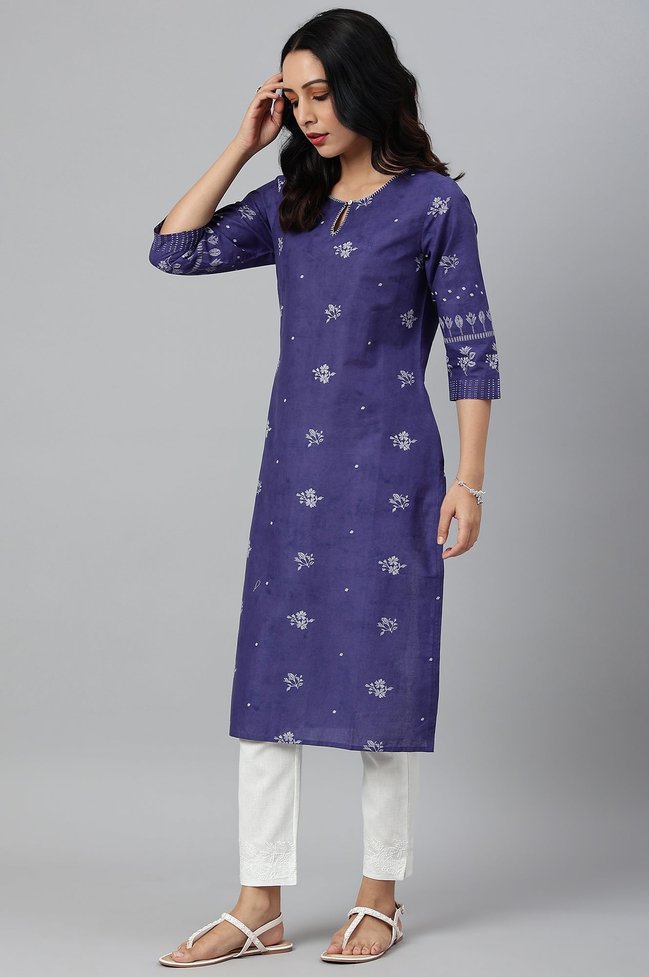 Blue Floral Print kurta With Embroidered Neck