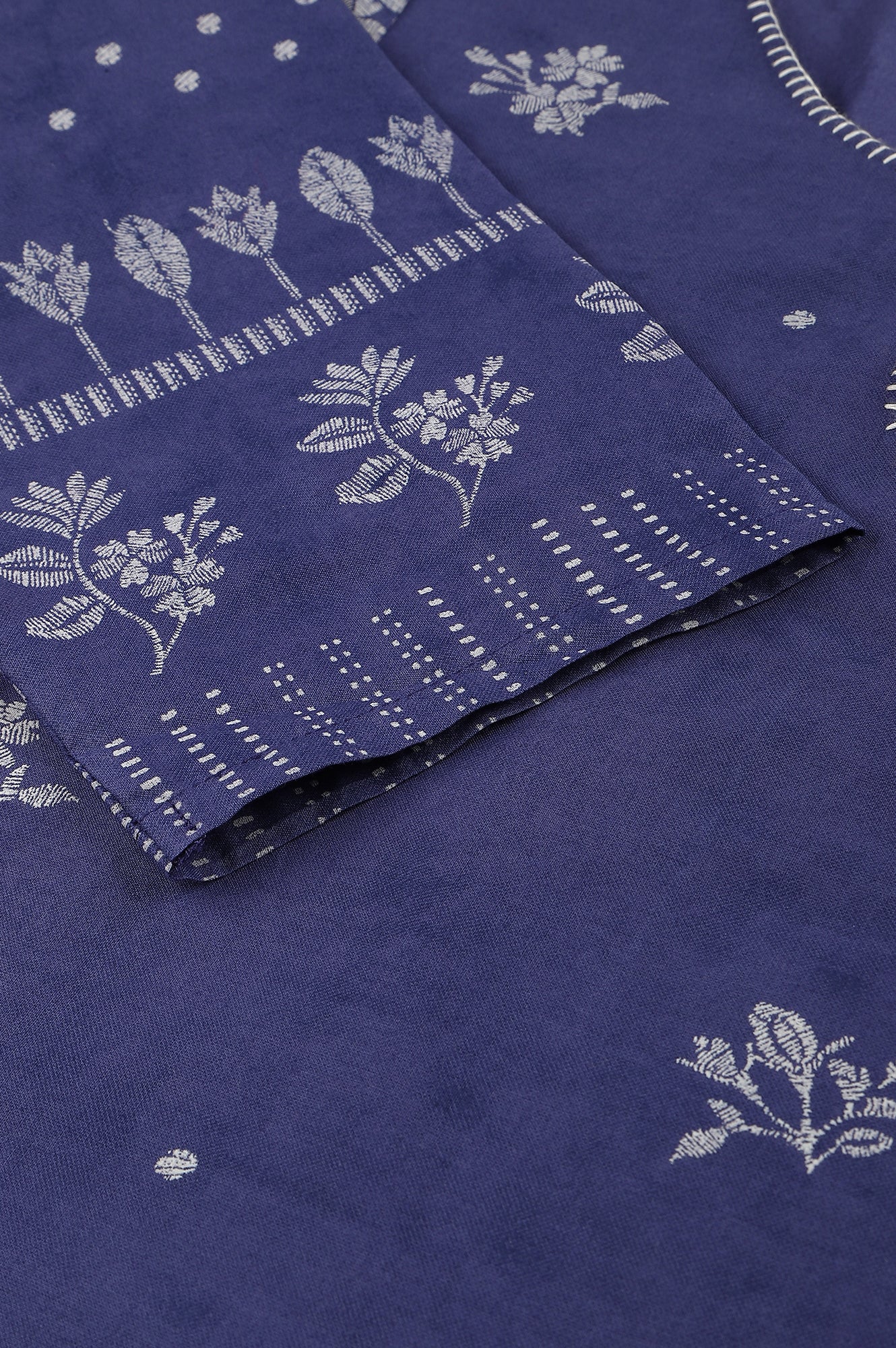 Blue Floral Print kurta With Embroidered Neck