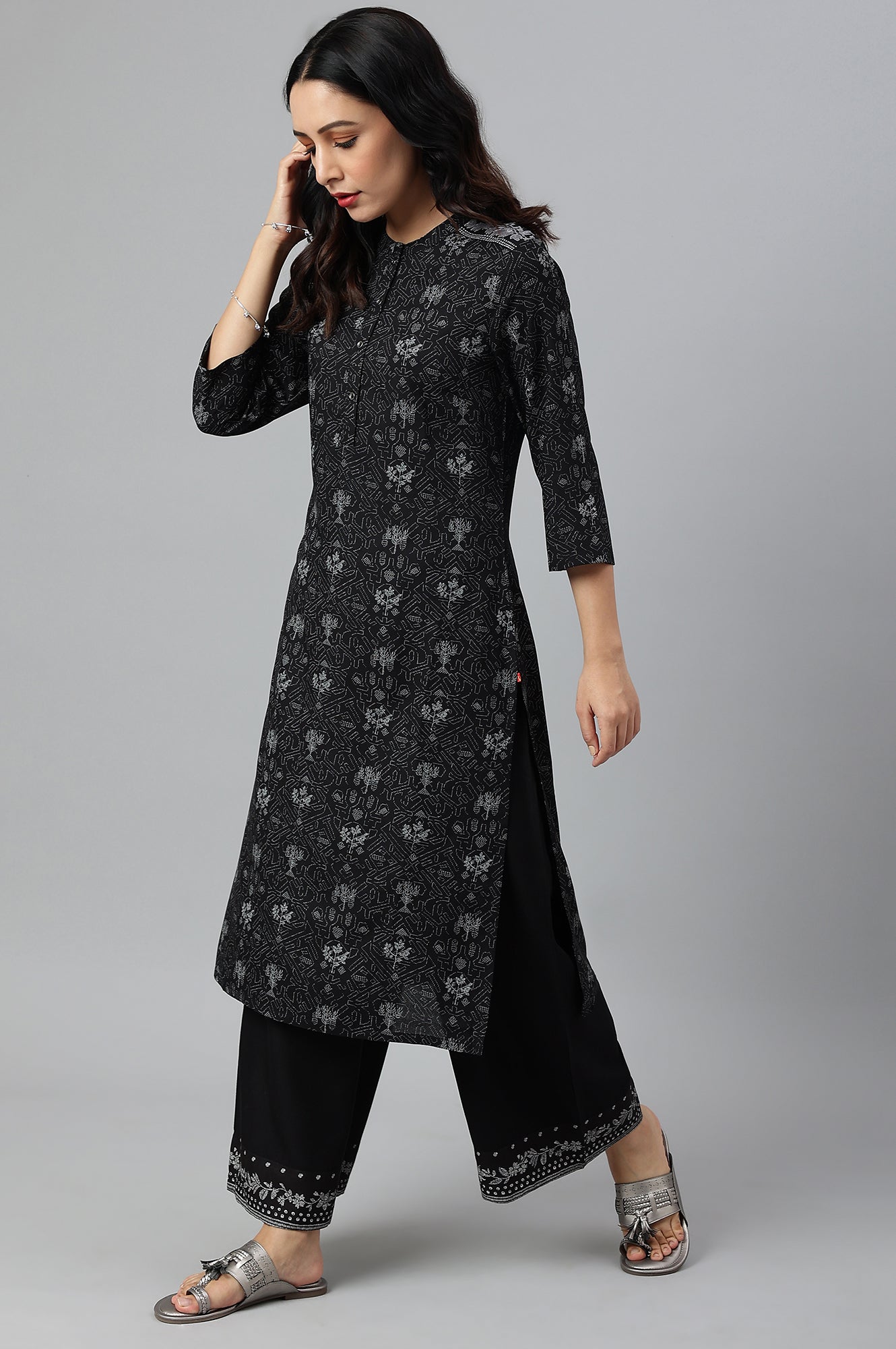 Black Floral Print kurta With Shoulder Panels