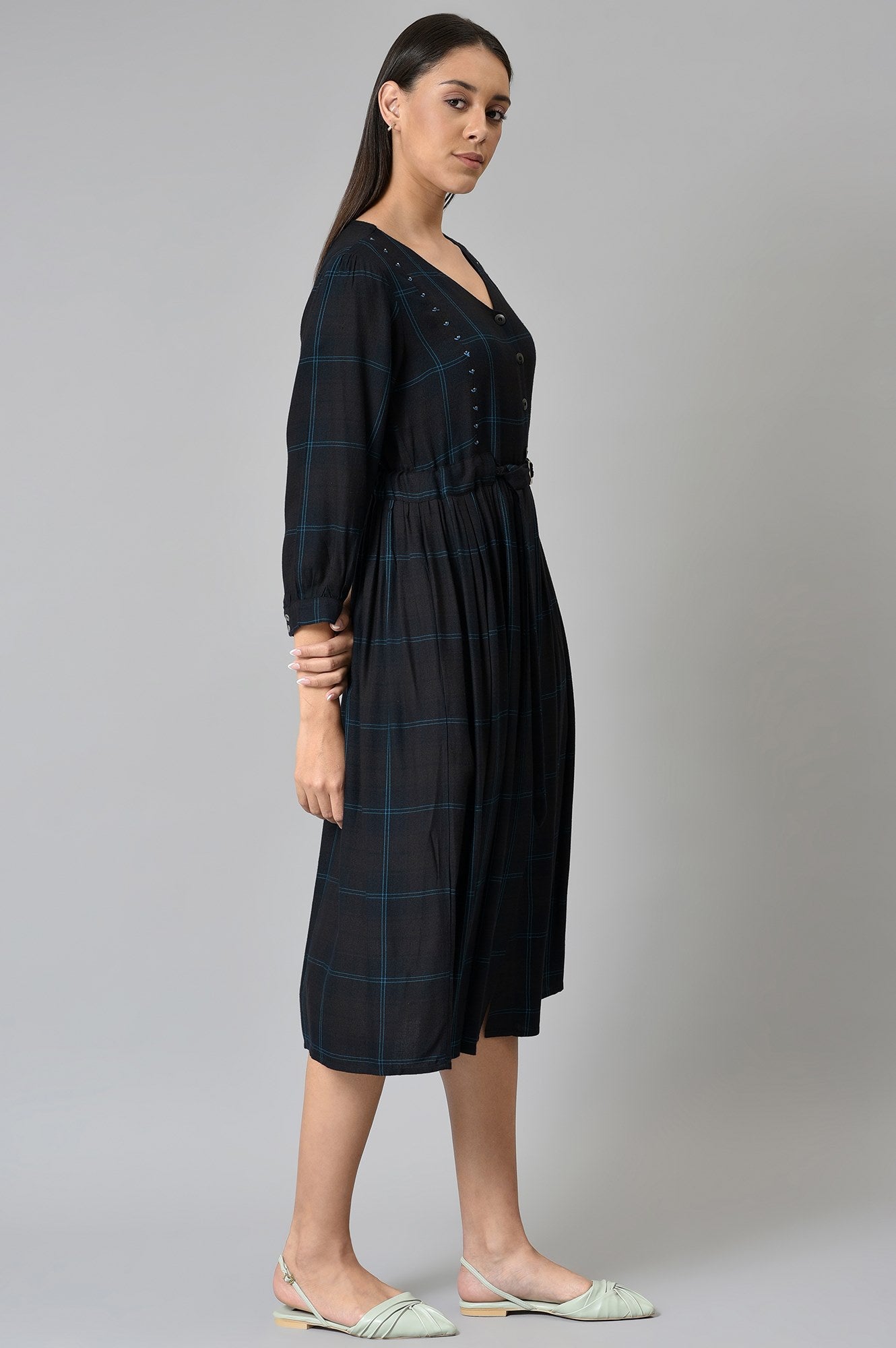 Black V-Neck Checks Dress