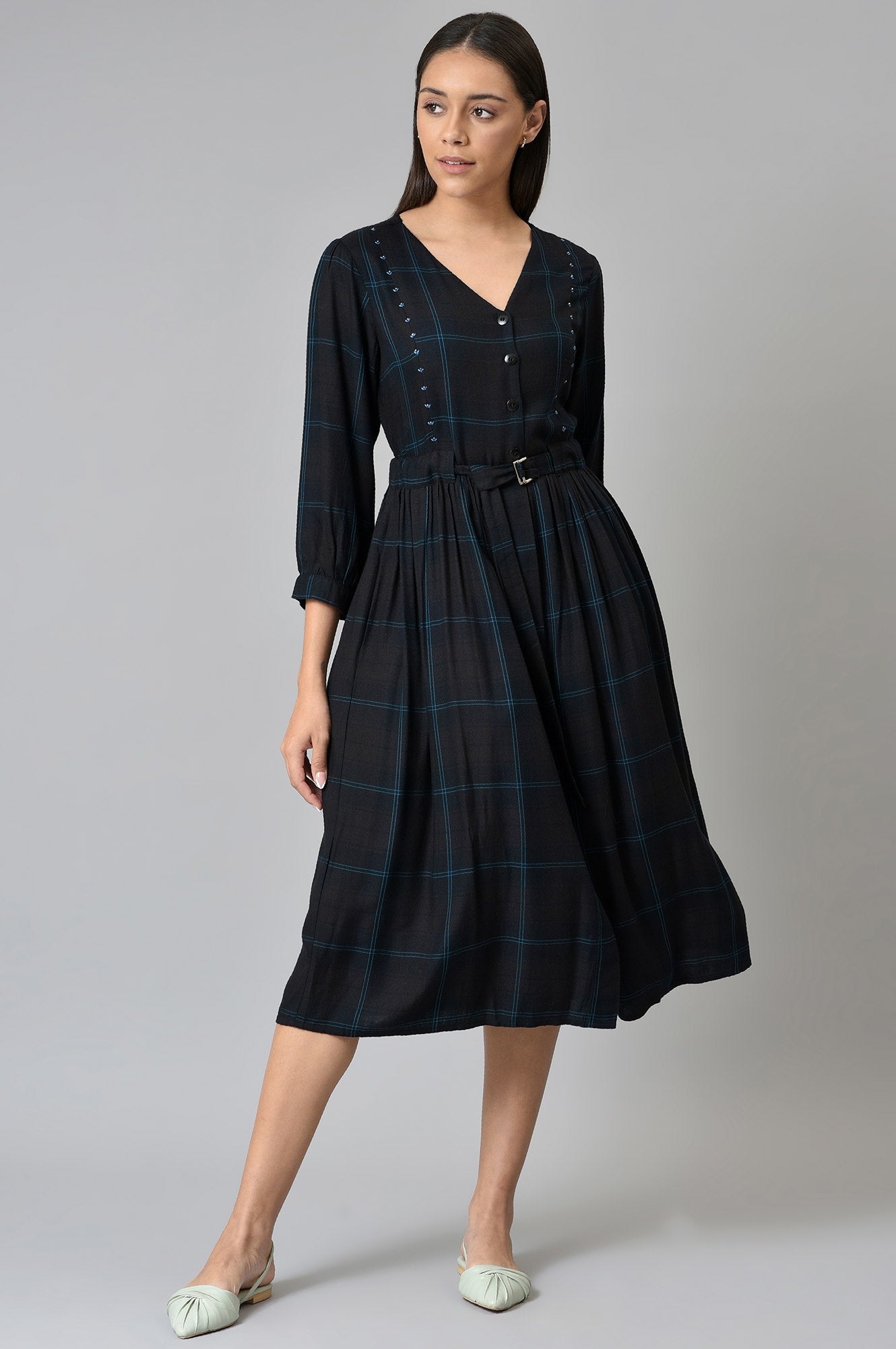 Black V-Neck Checks Dress