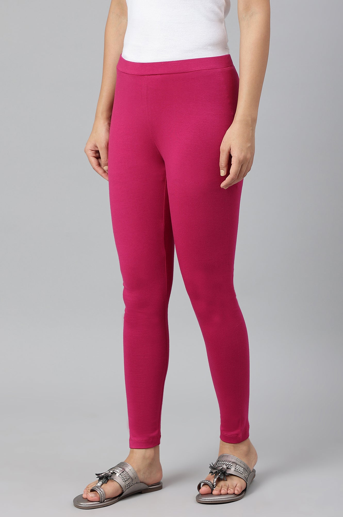 Magenta Solid Knitted Women Tights