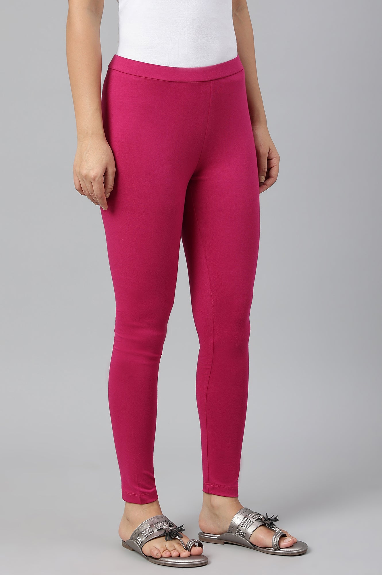 Magenta Solid Knitted Women Tights