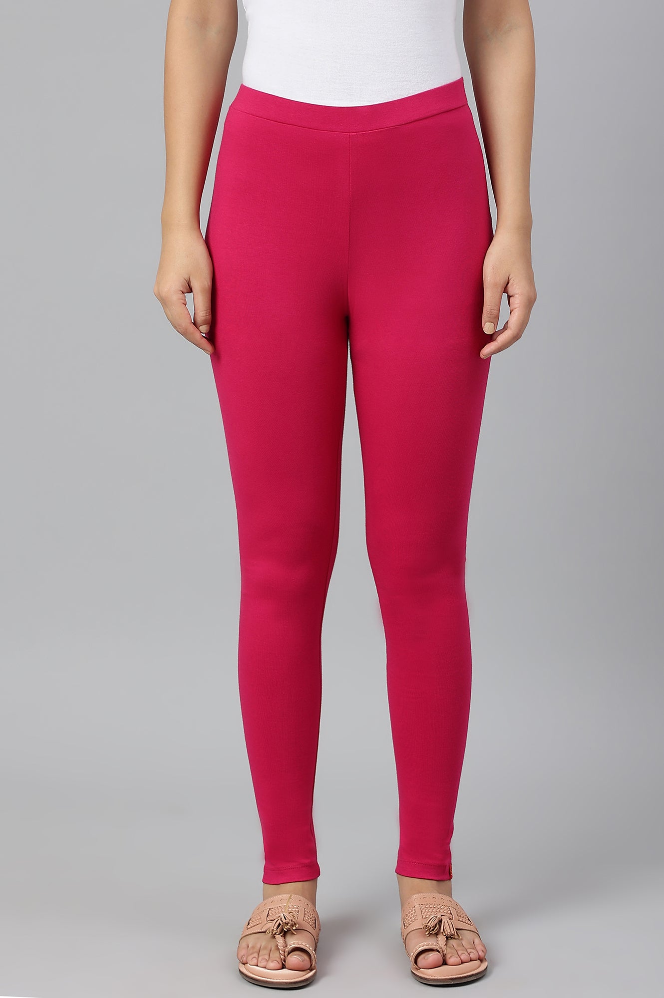 Berry Pink Solid Knitted Women Tights