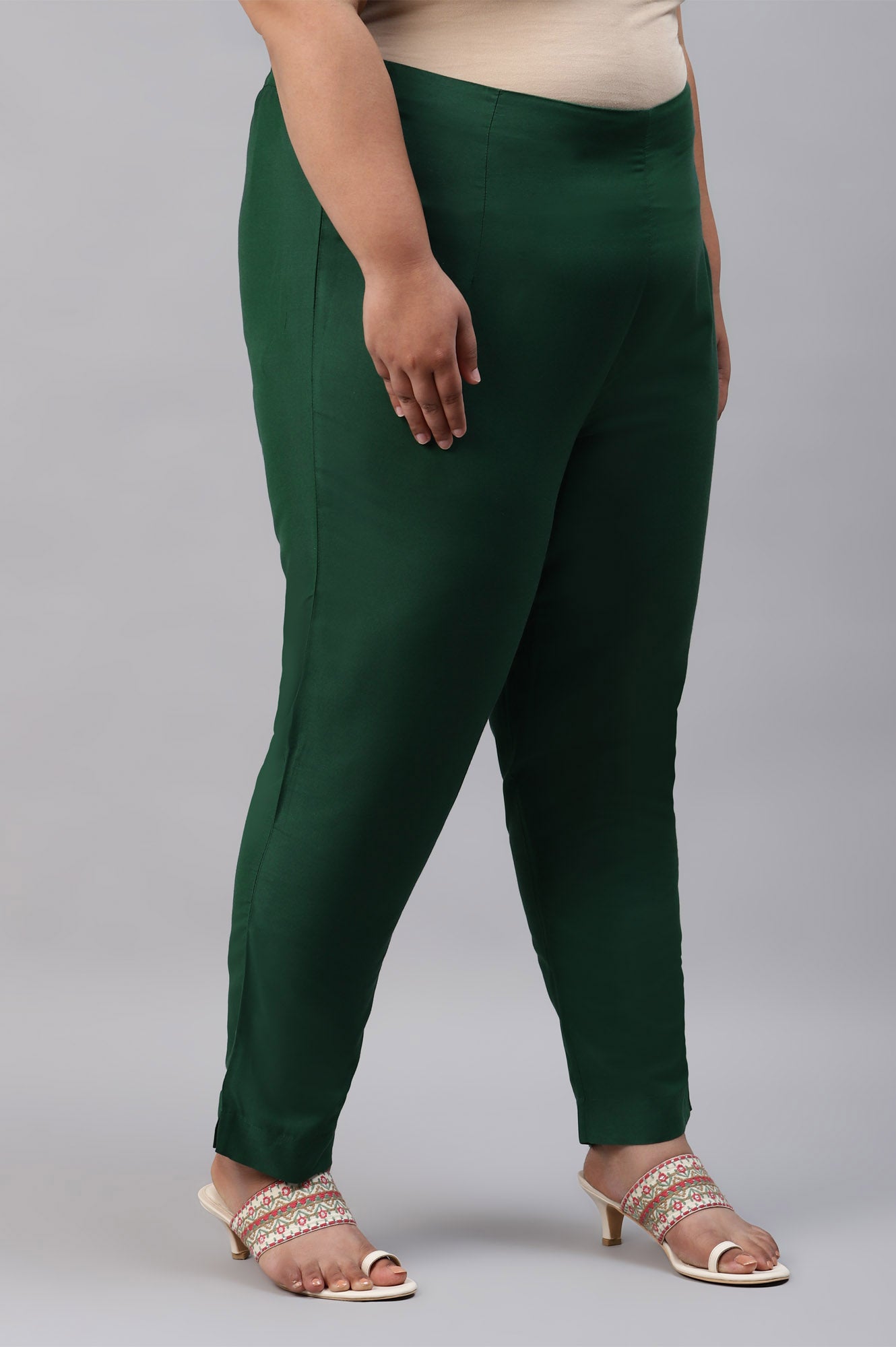 Dark Green Solid Women Plus Size Slim Pants