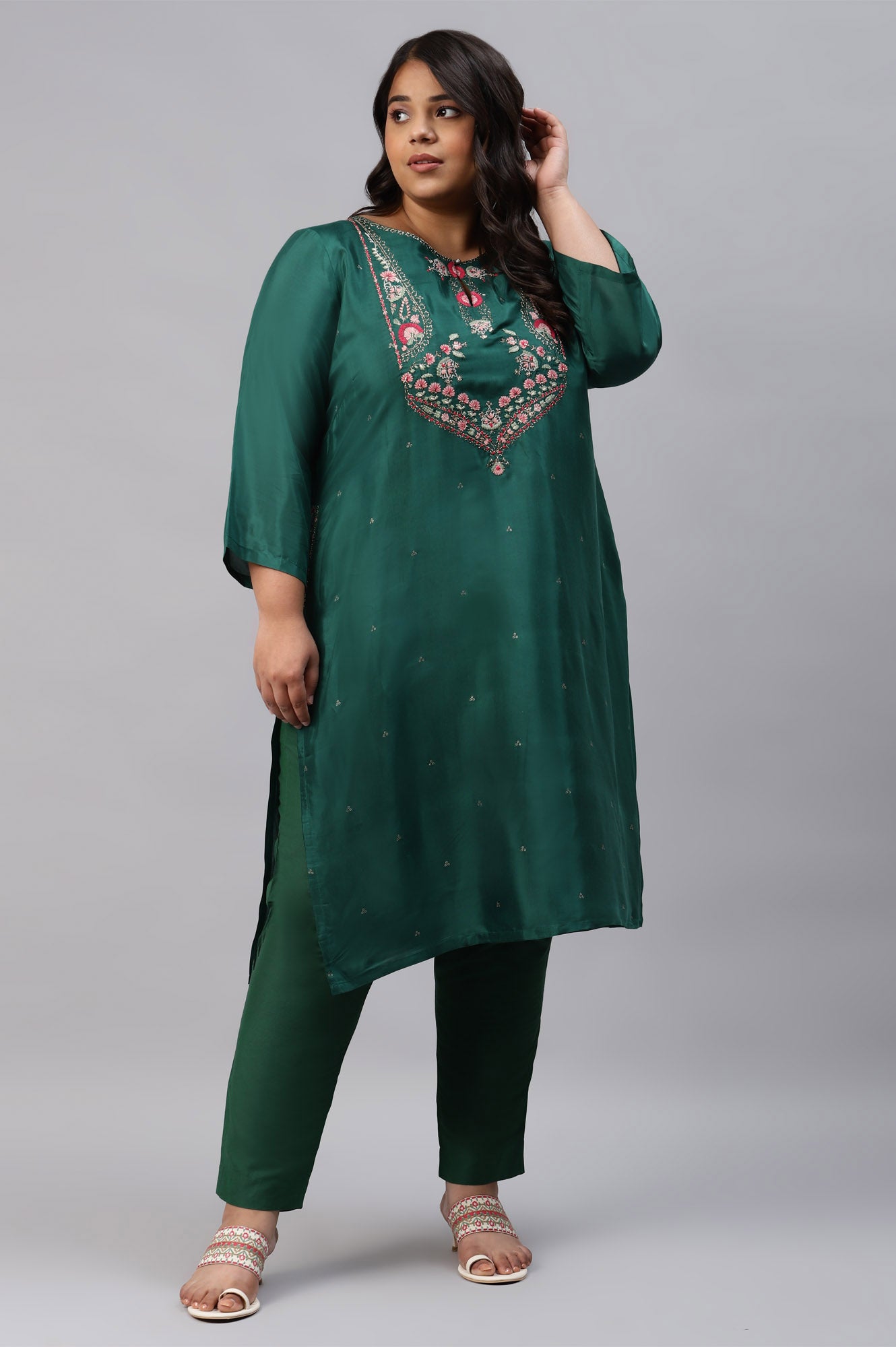 Dark Green Solid Women Plus Size Slim Pants