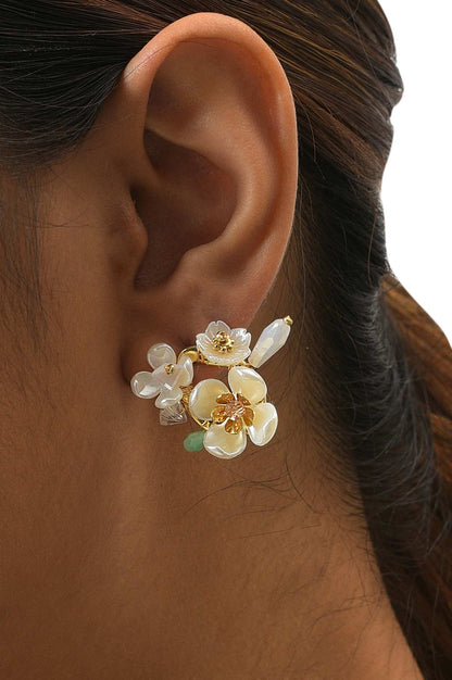 White Handcrafted Stud Earrings With Ghungroos