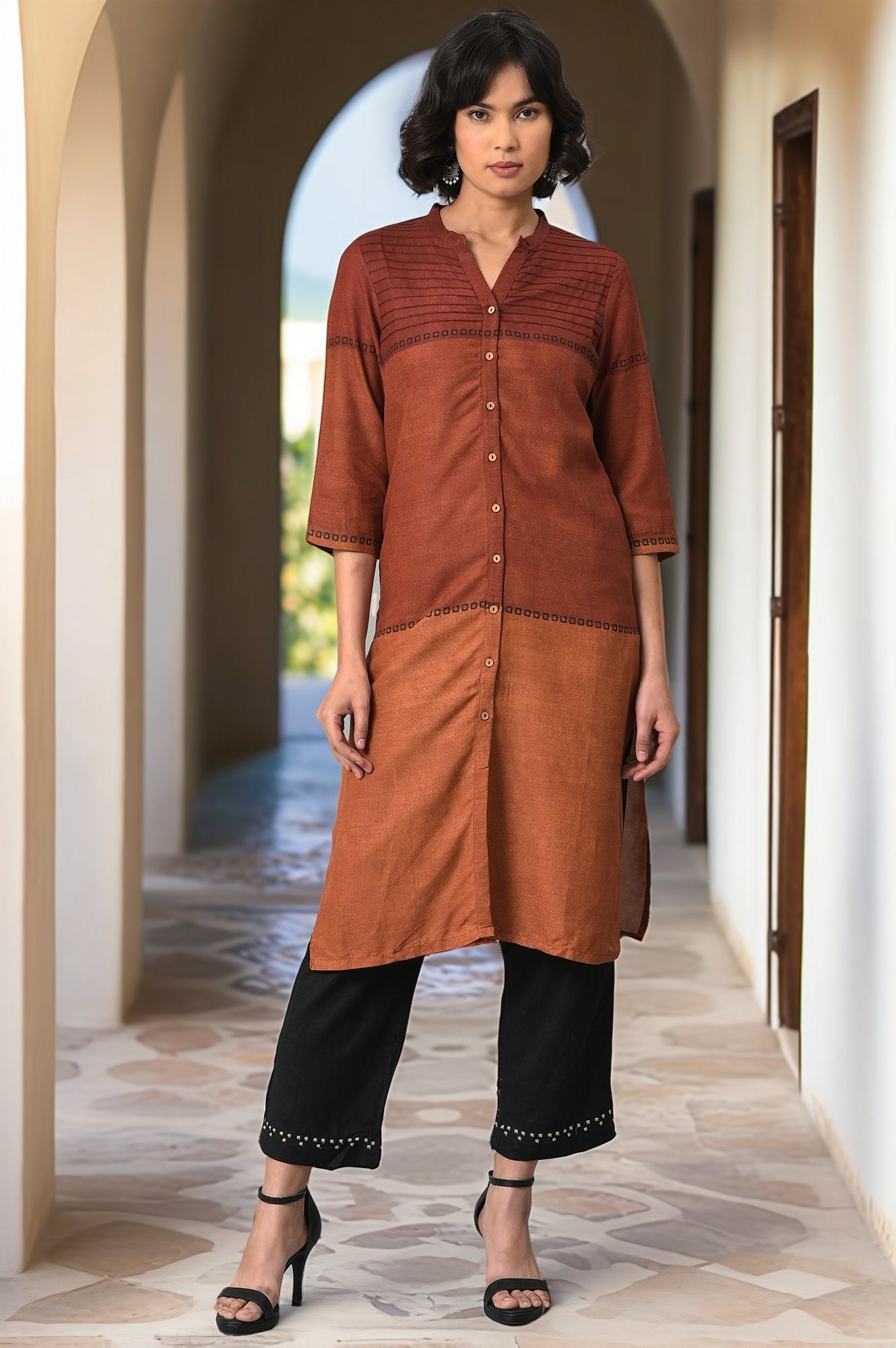 Red Printed Mandarin Collar kurta With Black Straight Pants