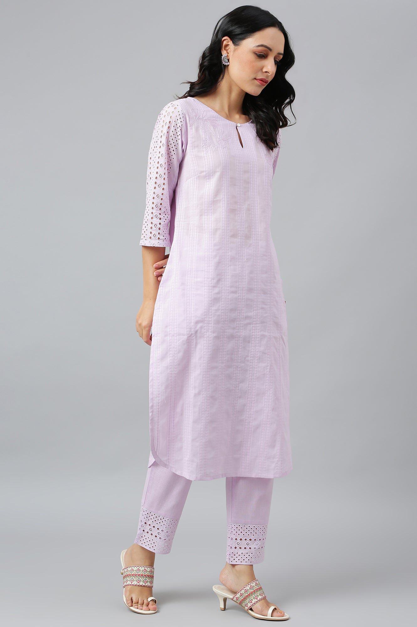 Lavenden Textured Schffli kurta With Pants.