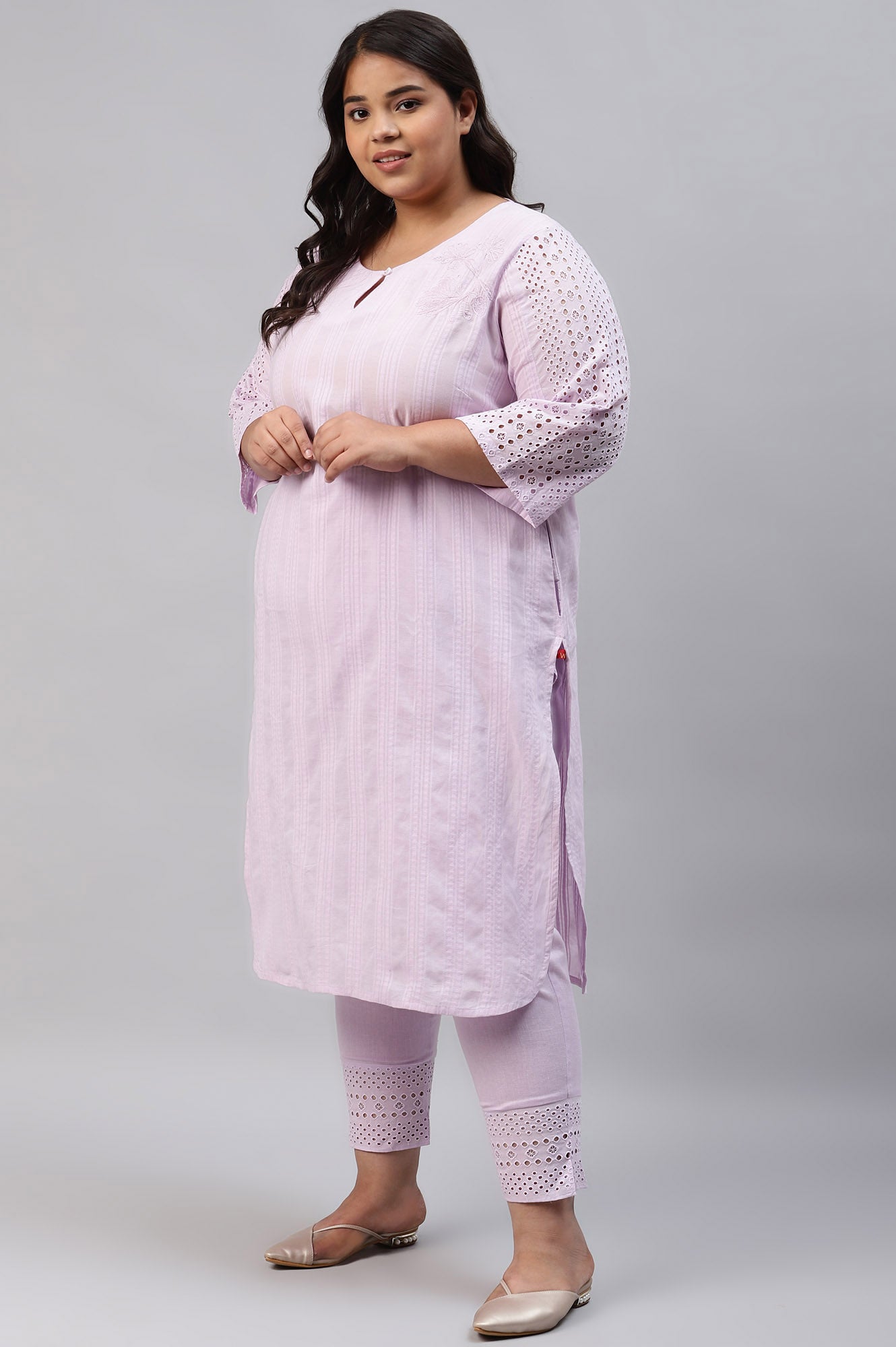 Plus Size Lavenden Textured Schffli kurta With Pants.