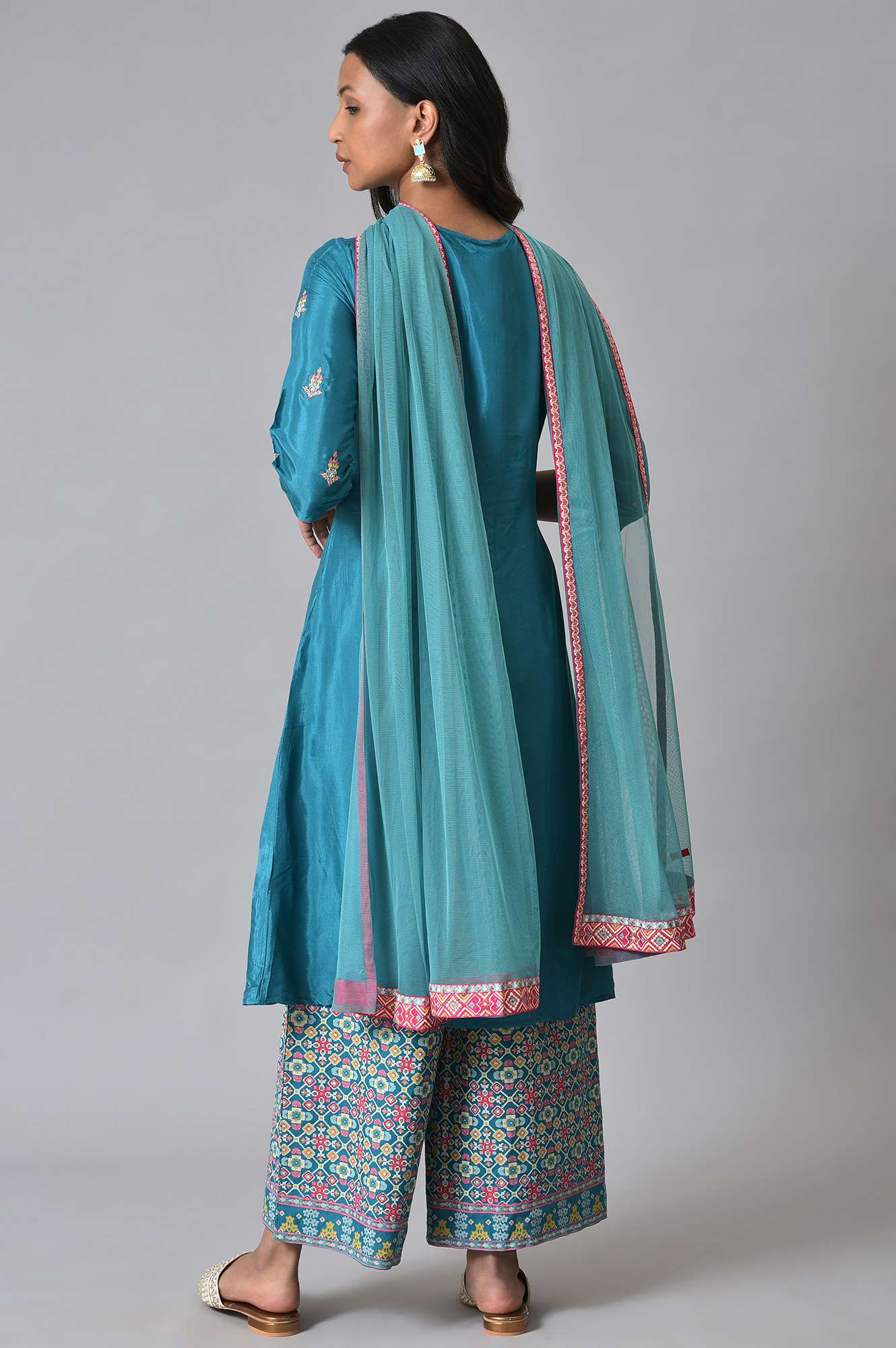 Blue Embroidered kurta Set