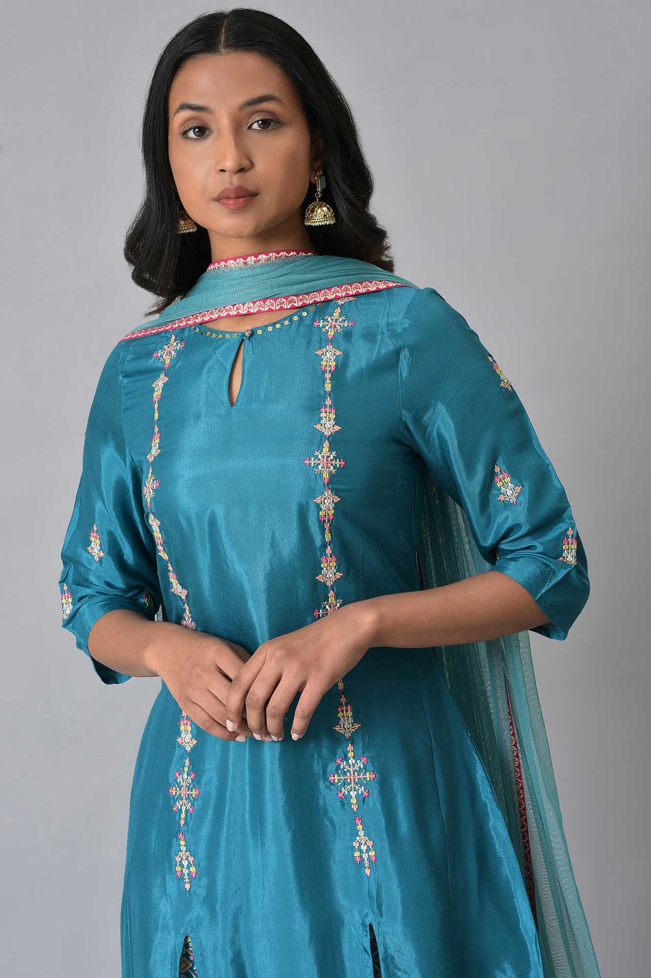 Blue Embroidered kurta Set