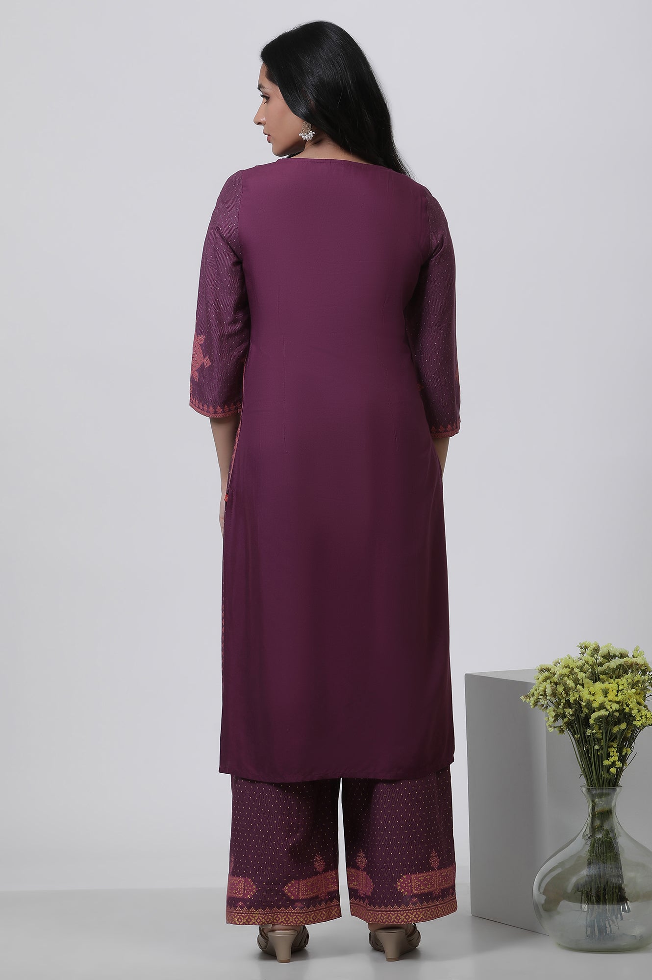 Purple Embellished Kurta And Parallel Pants Set