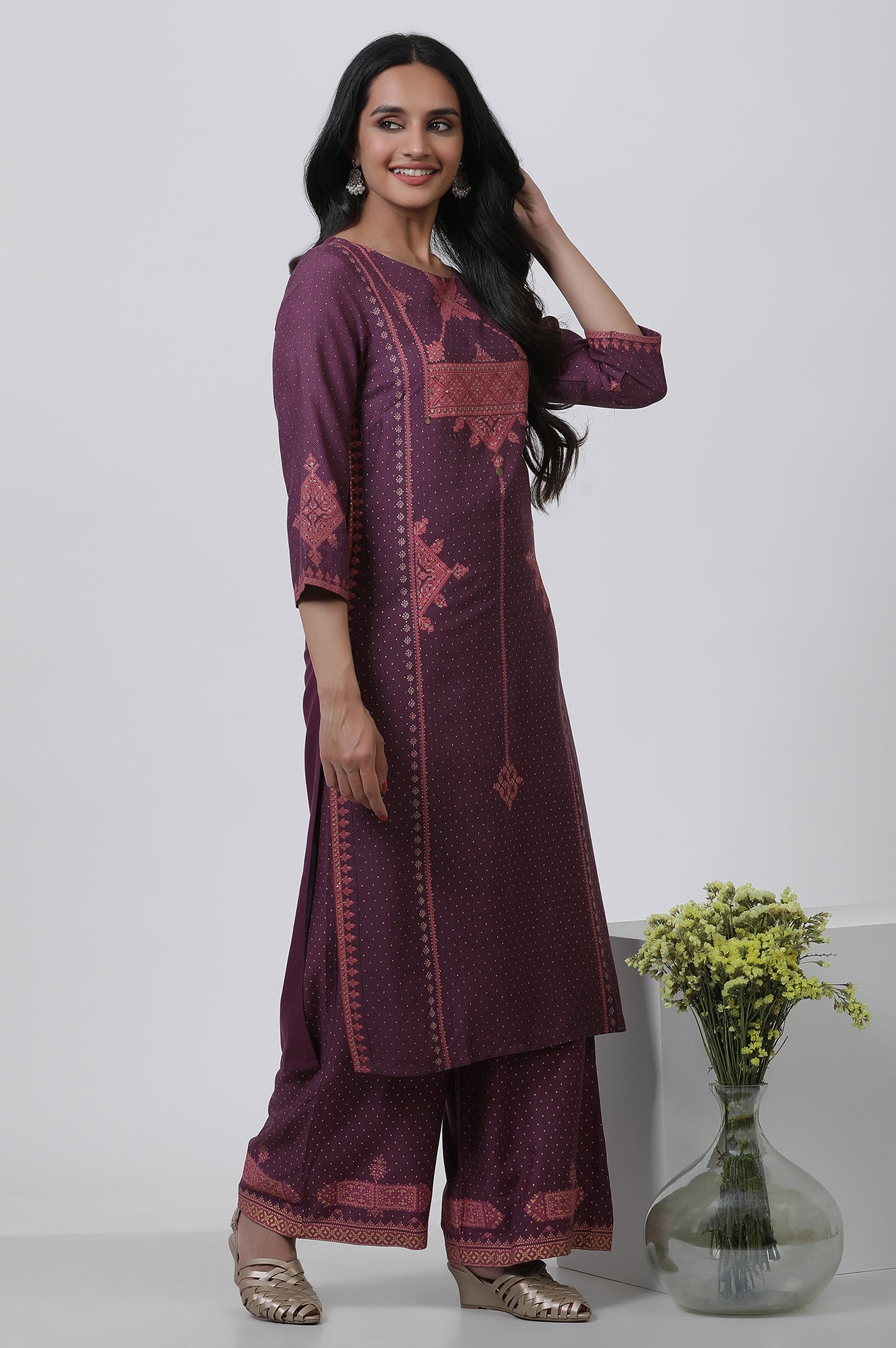 Purple Embellished Kurta And Parallel Pants Set