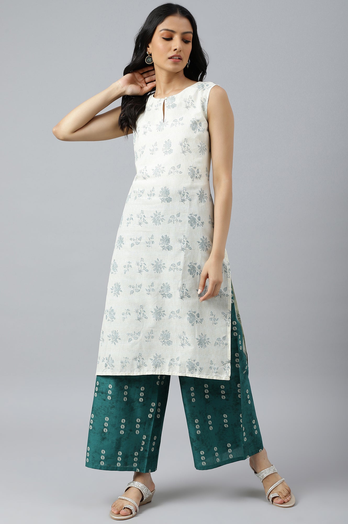 Green Printed Gillet With Off-White kurta And Green Parallel Pants Set