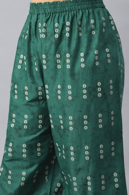 Green Plus Size Printed Gillet With Off-White kurta And Green Parallel Pants Set